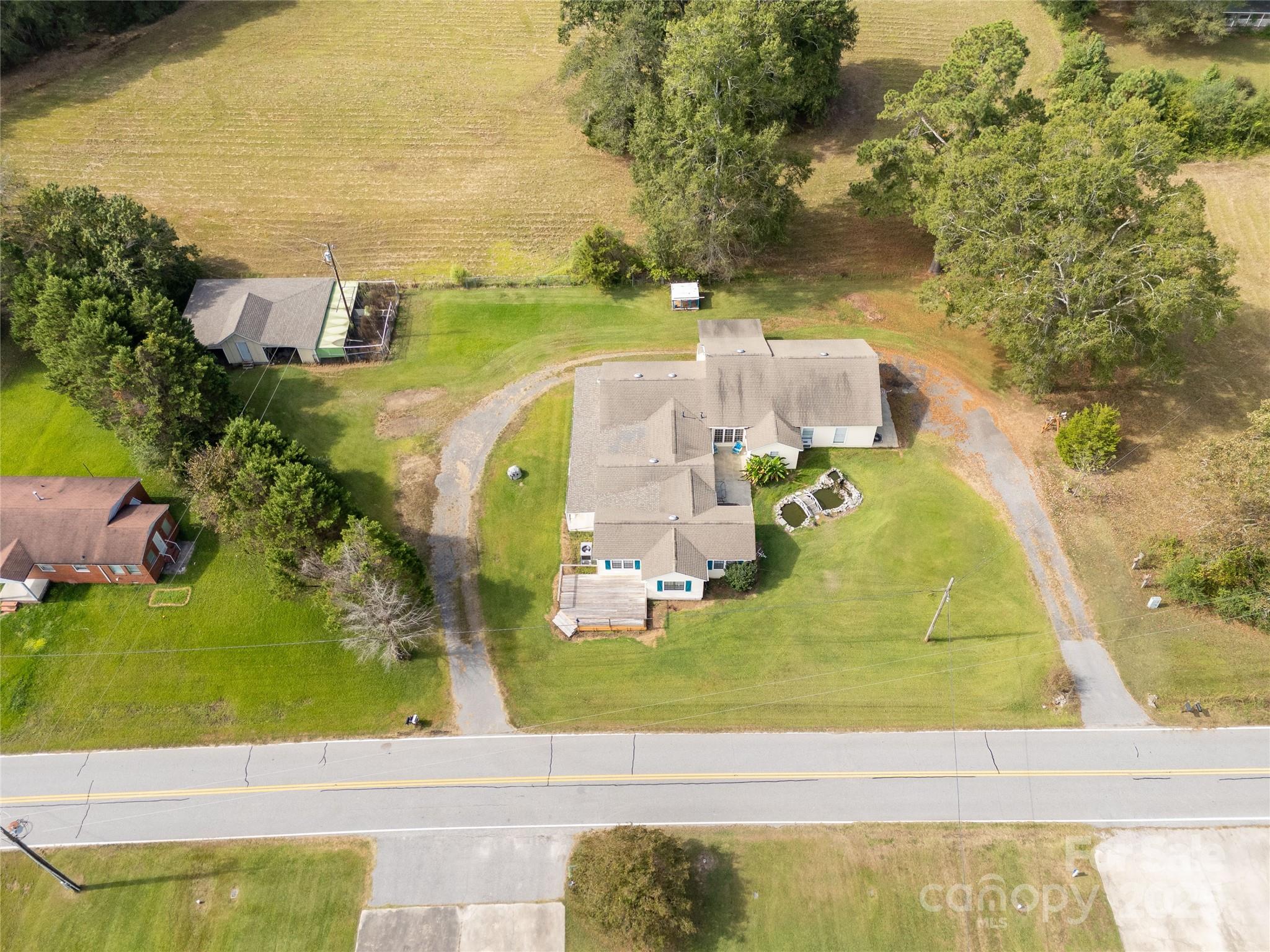 main property photo 33