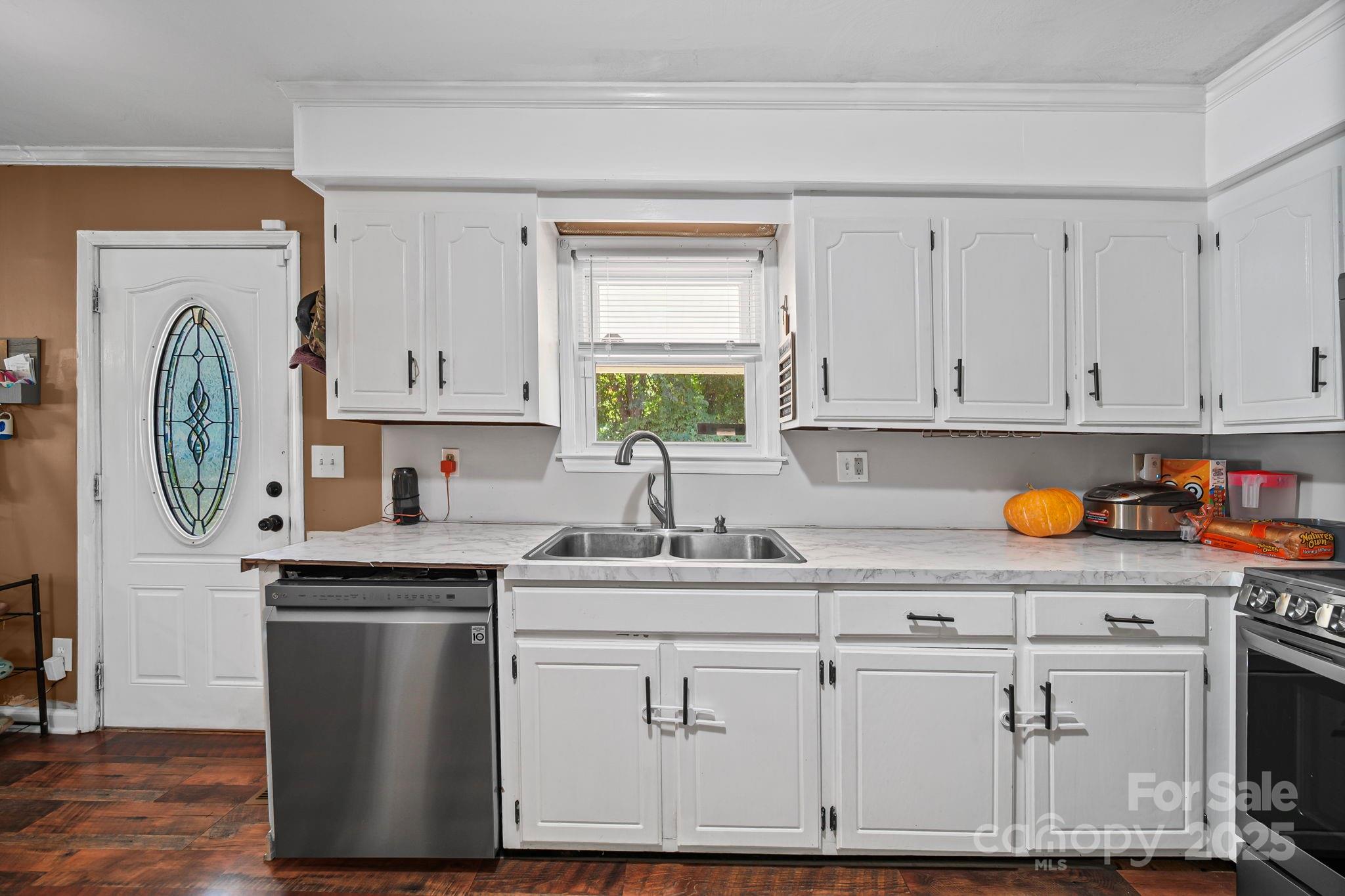 property viewer photo 10