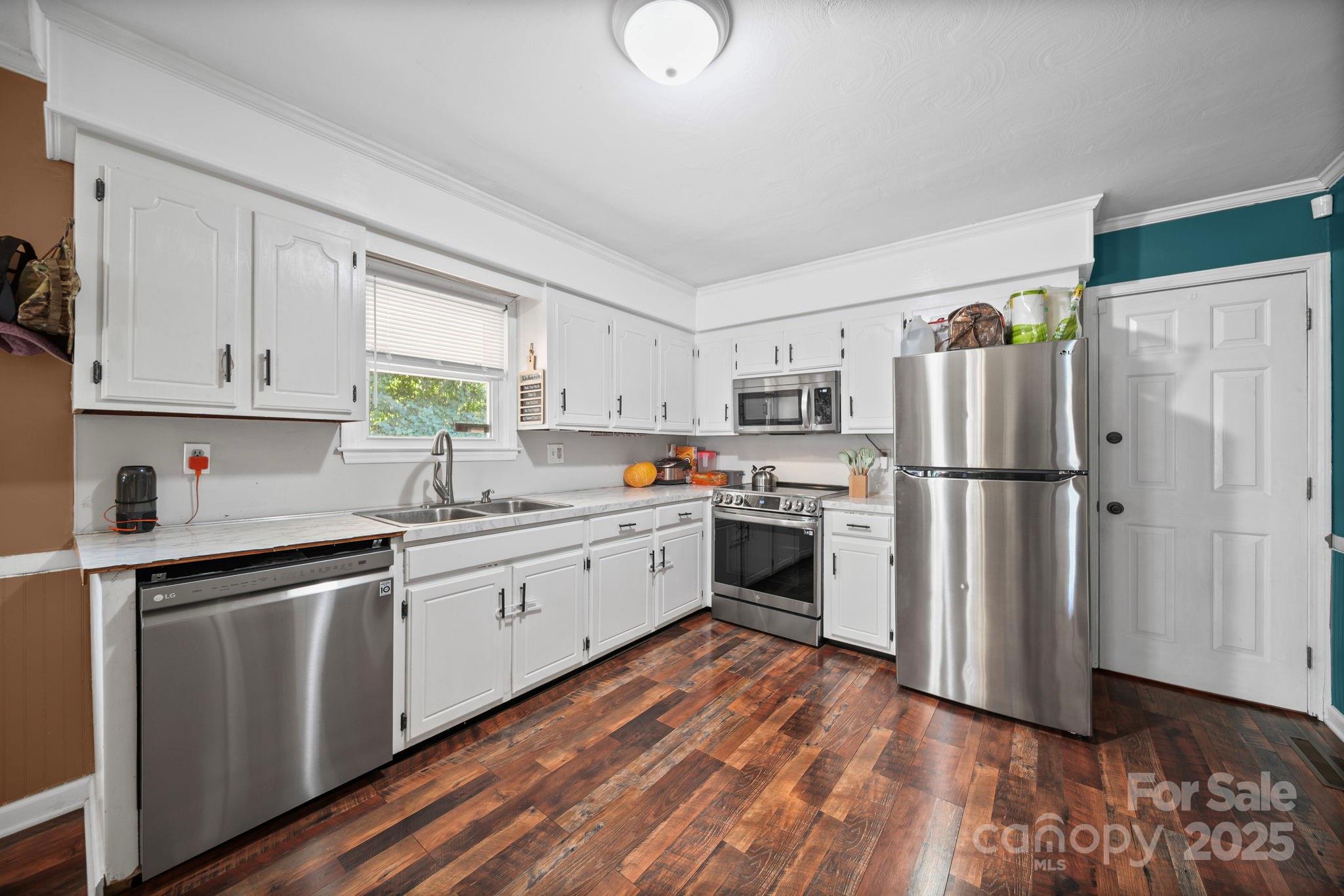 property viewer photo 11