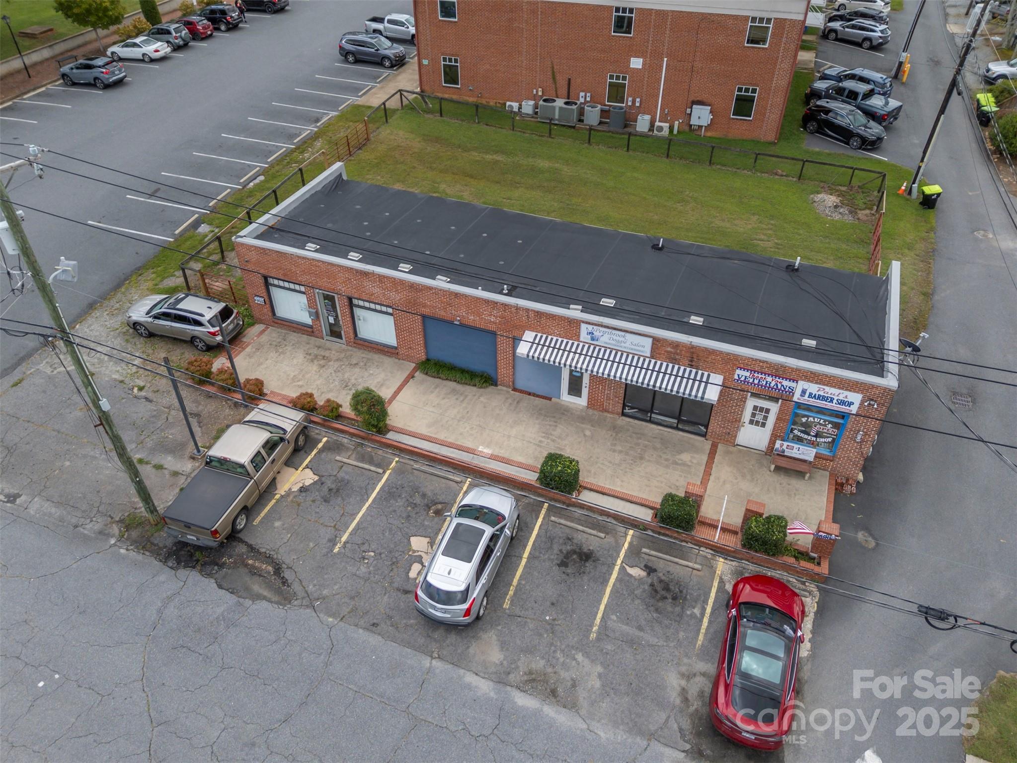 main property photo 9