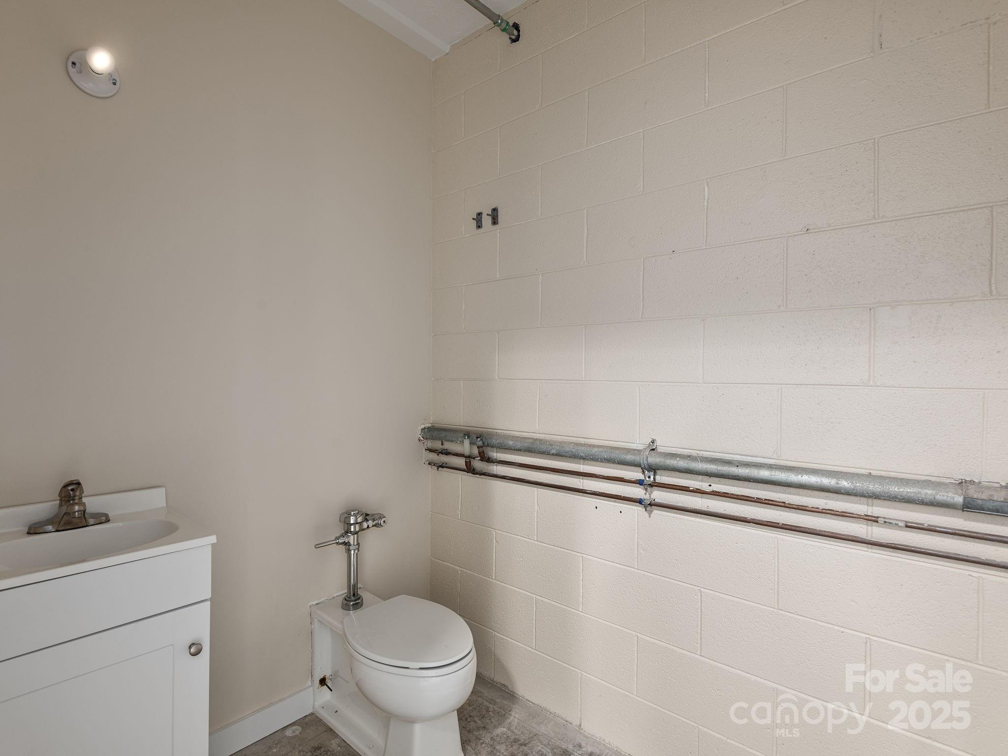 main property photo 16