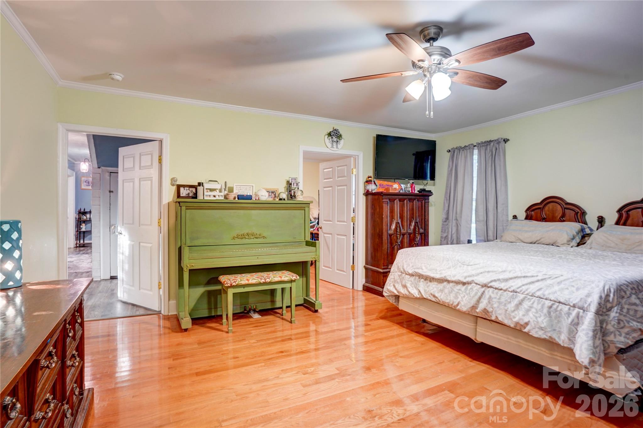 main property photo 15