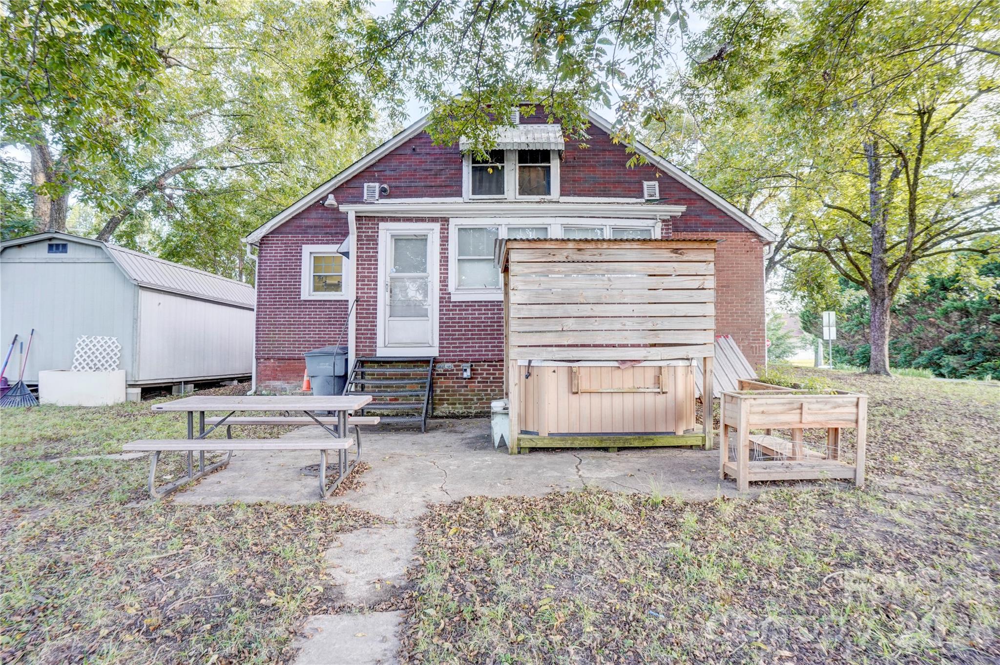 main property photo 33