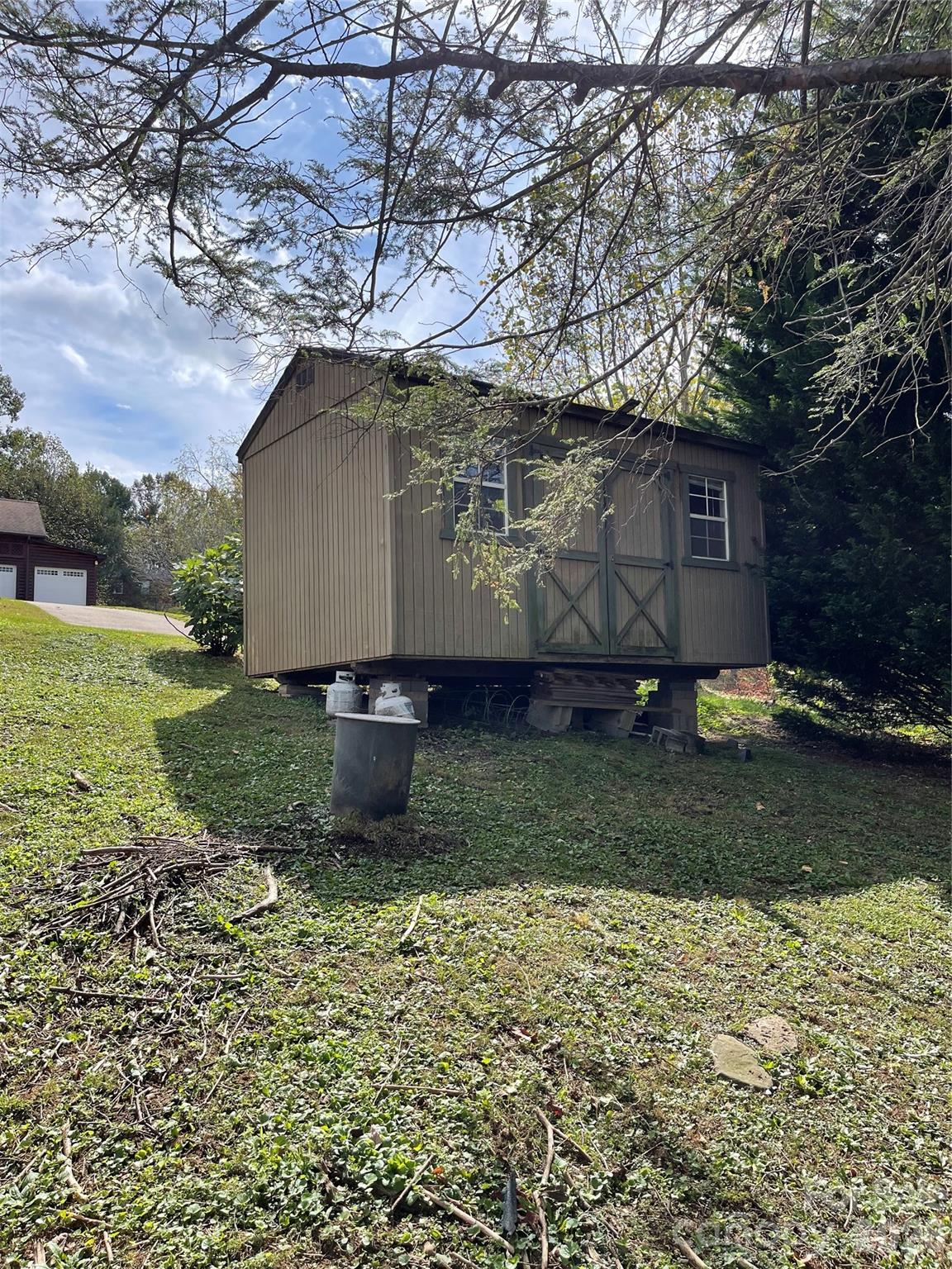 main property photo 35
