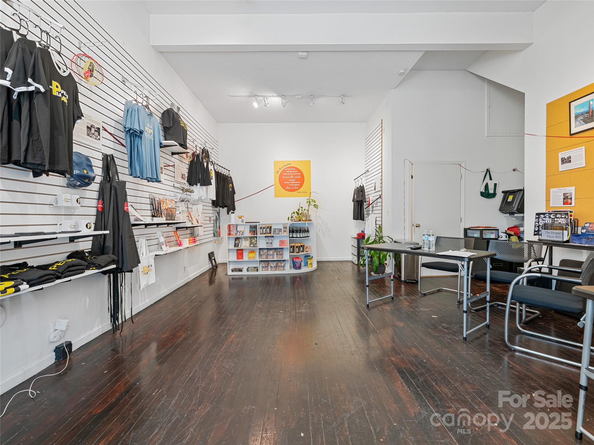 main property photo 9