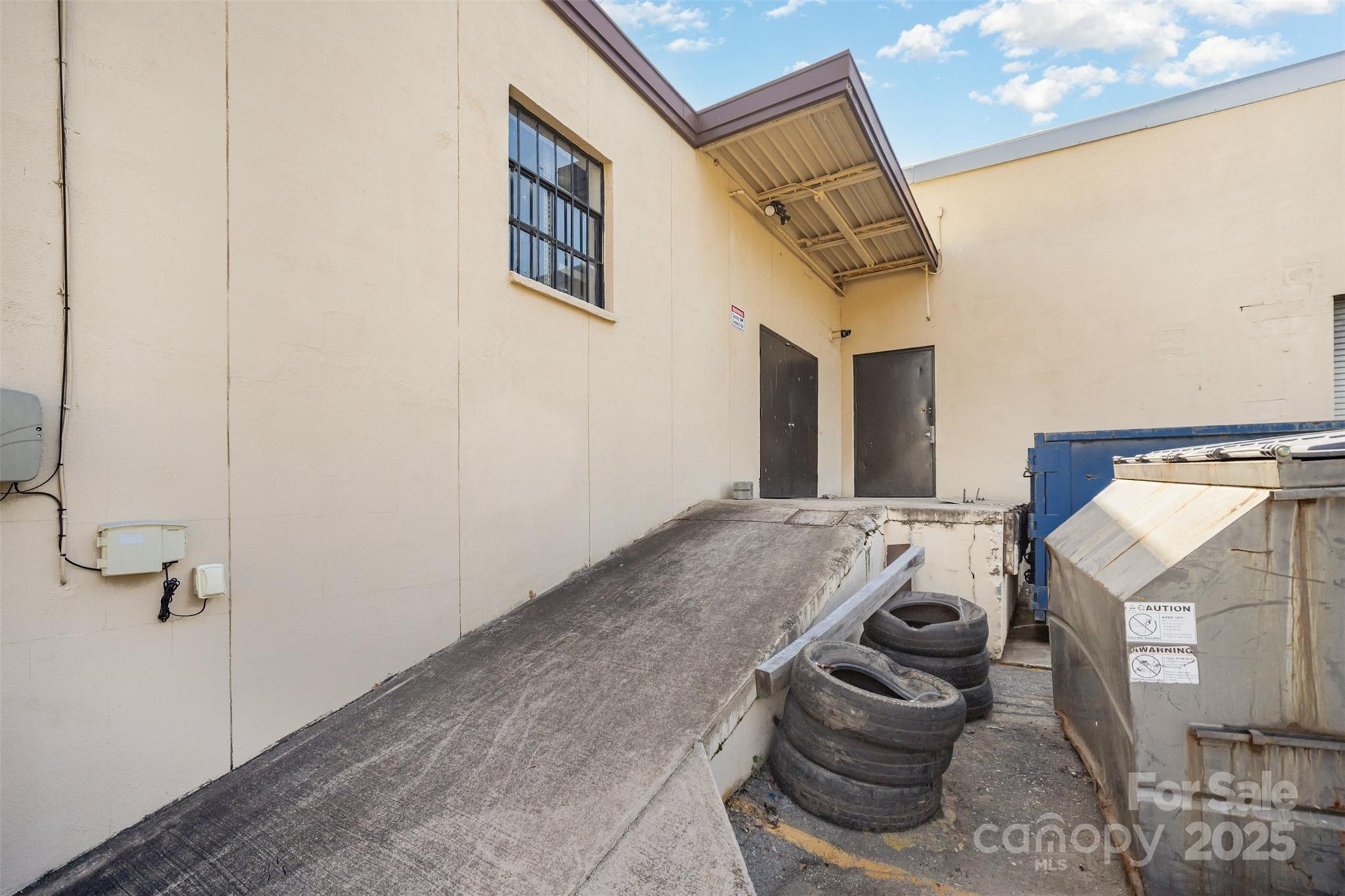 main property photo 17