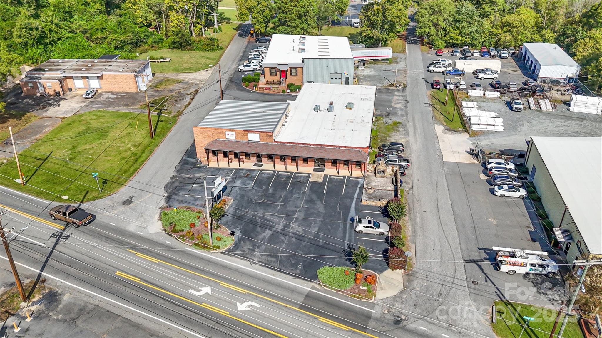main property photo 6