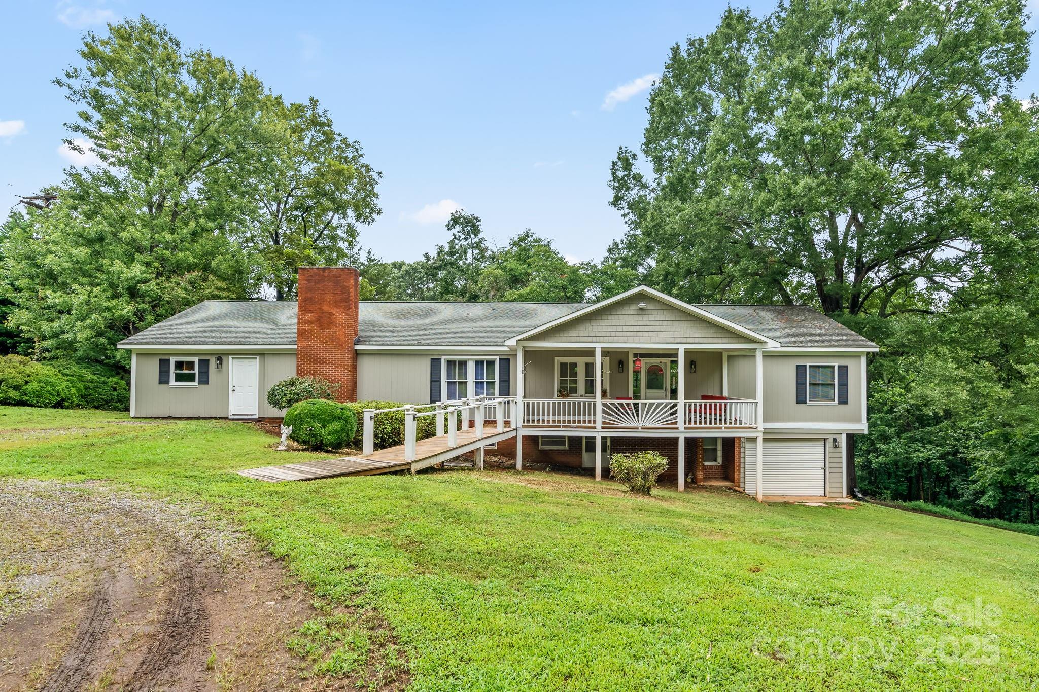 main property photo 4