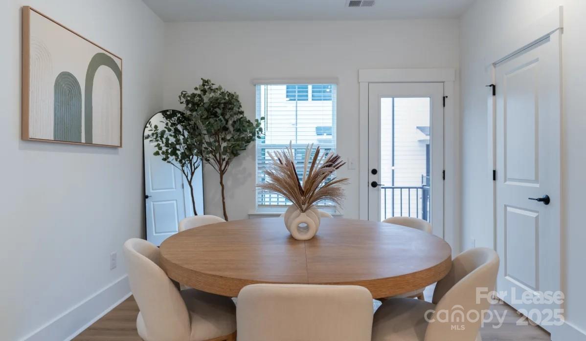 property viewer photo 7