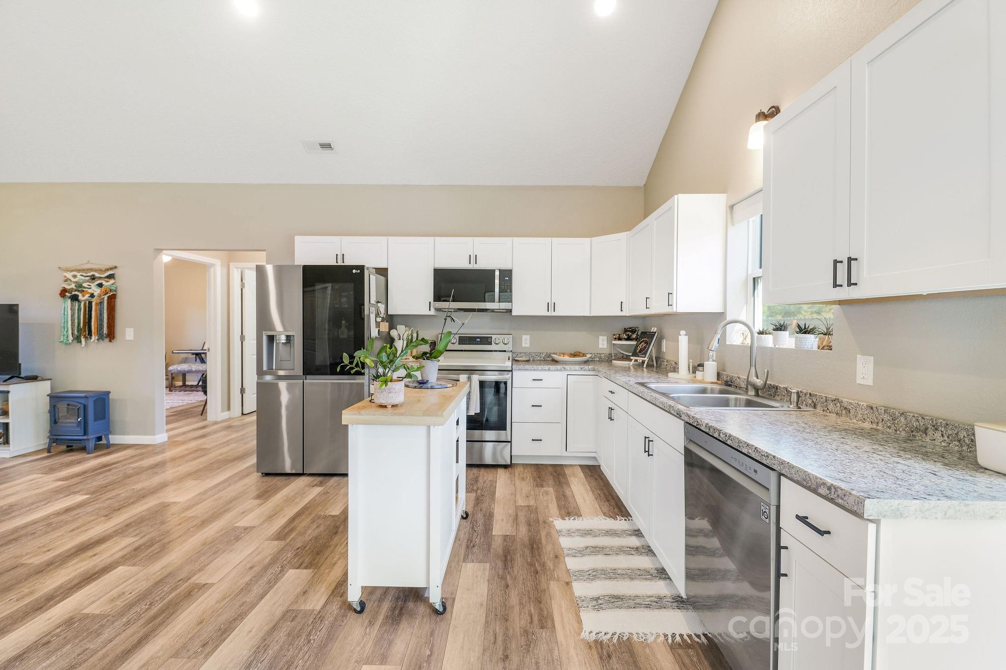 property viewer photo 13