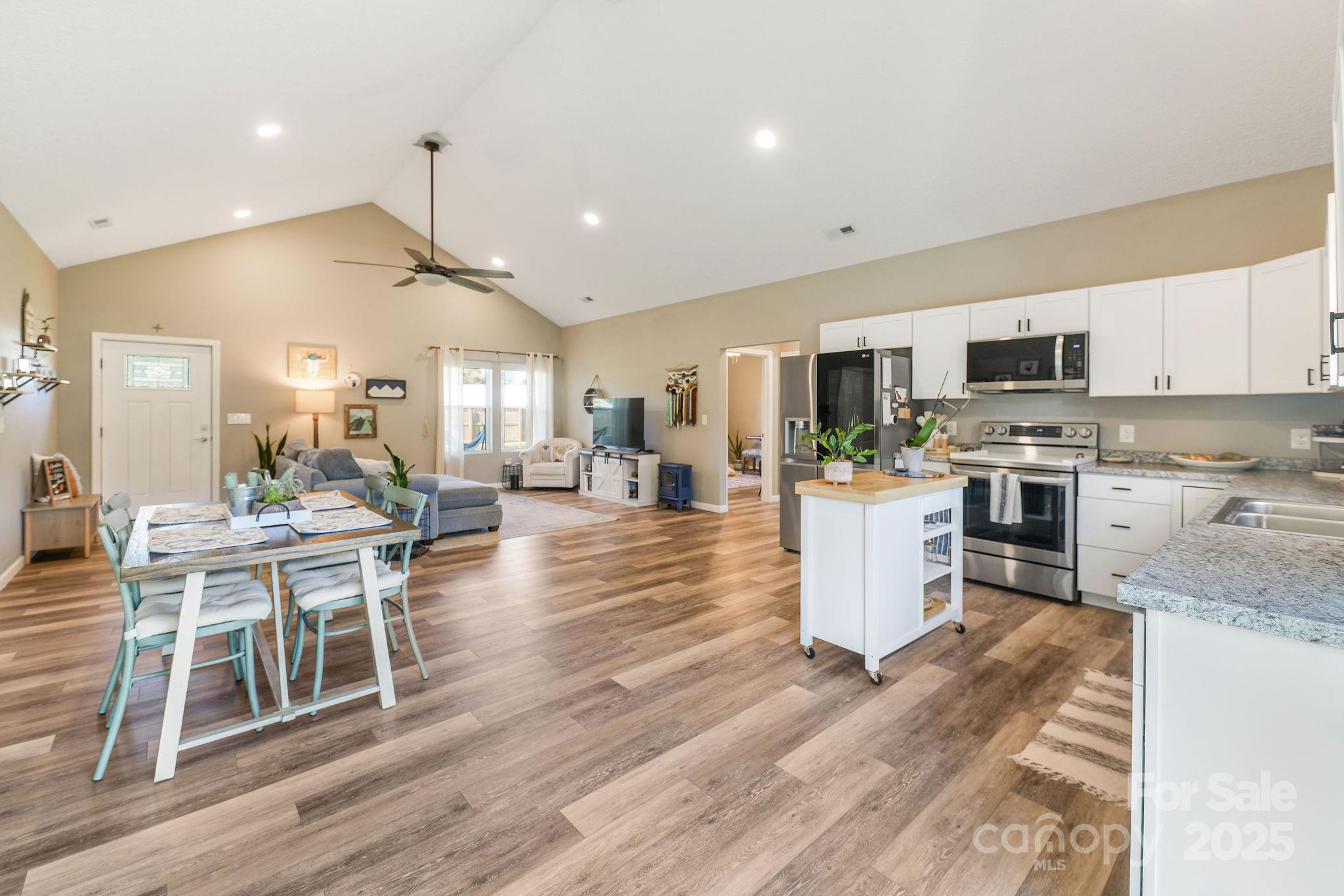 property viewer photo 14
