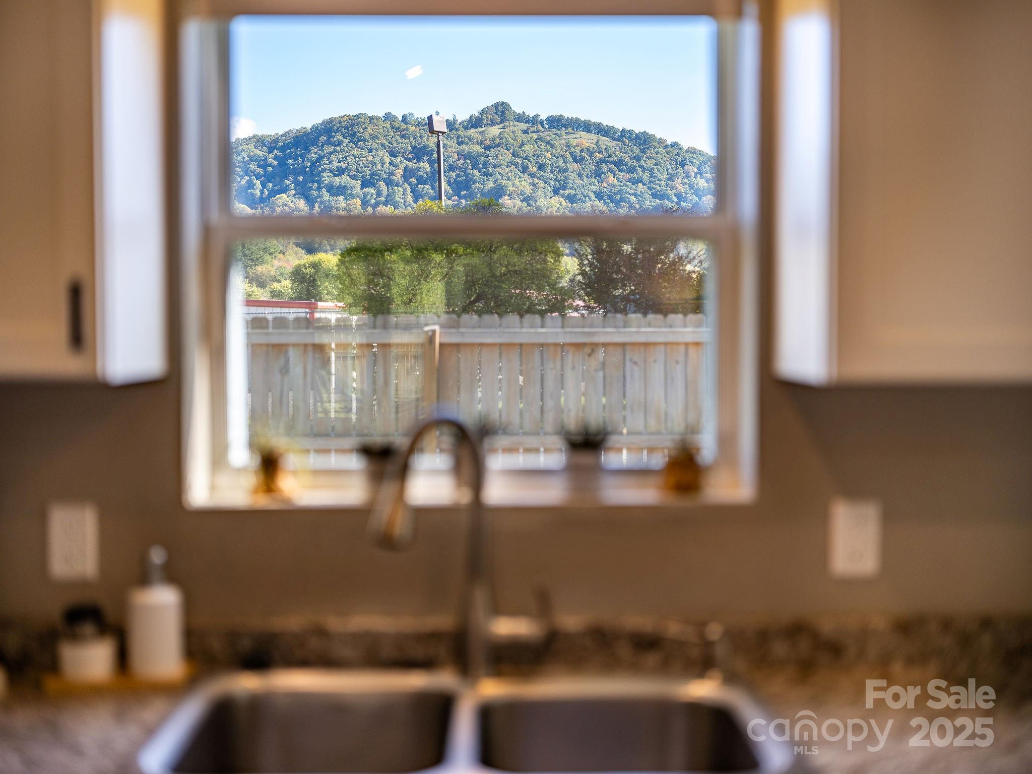 property viewer photo 15