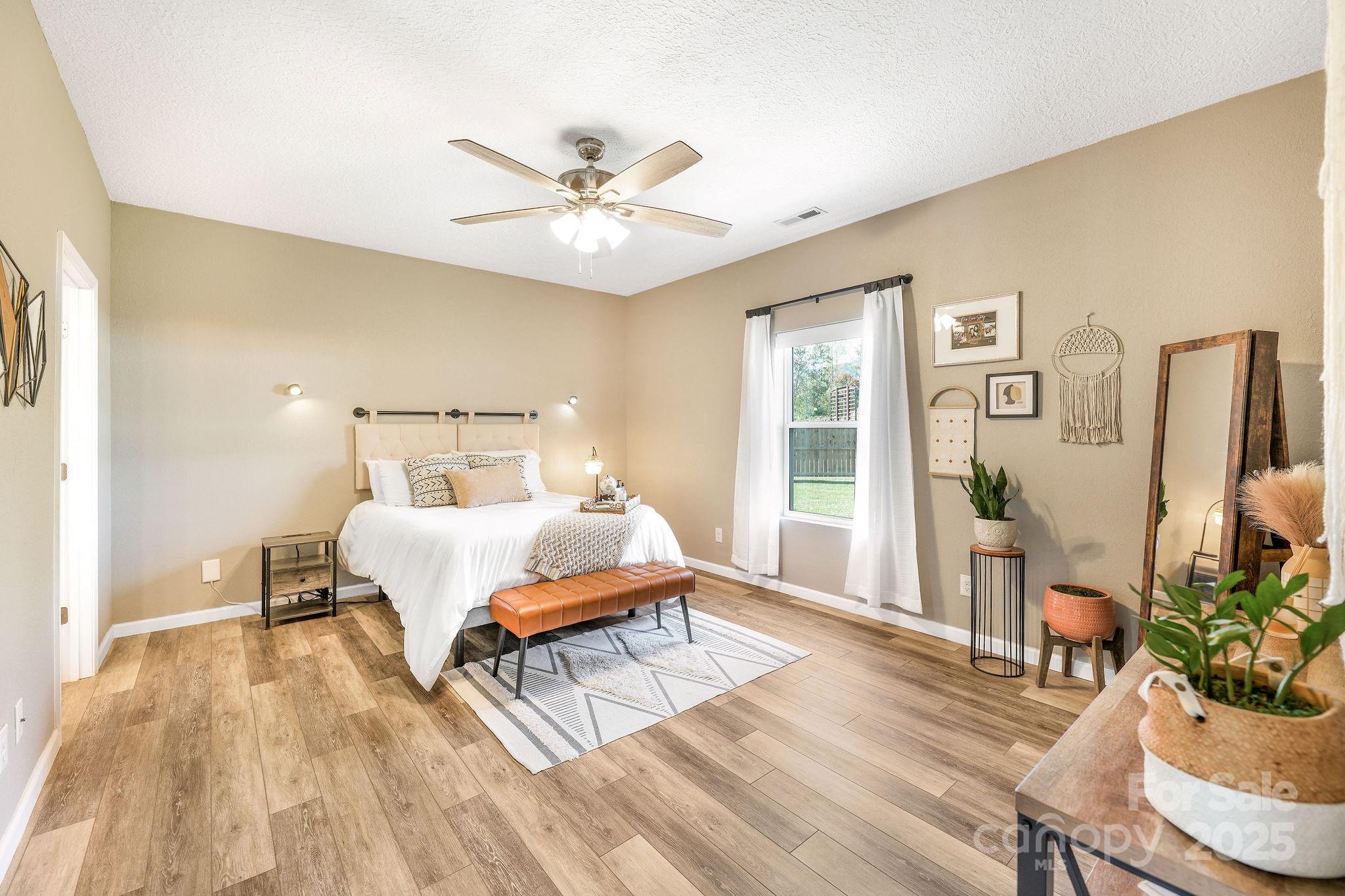 property viewer photo 20
