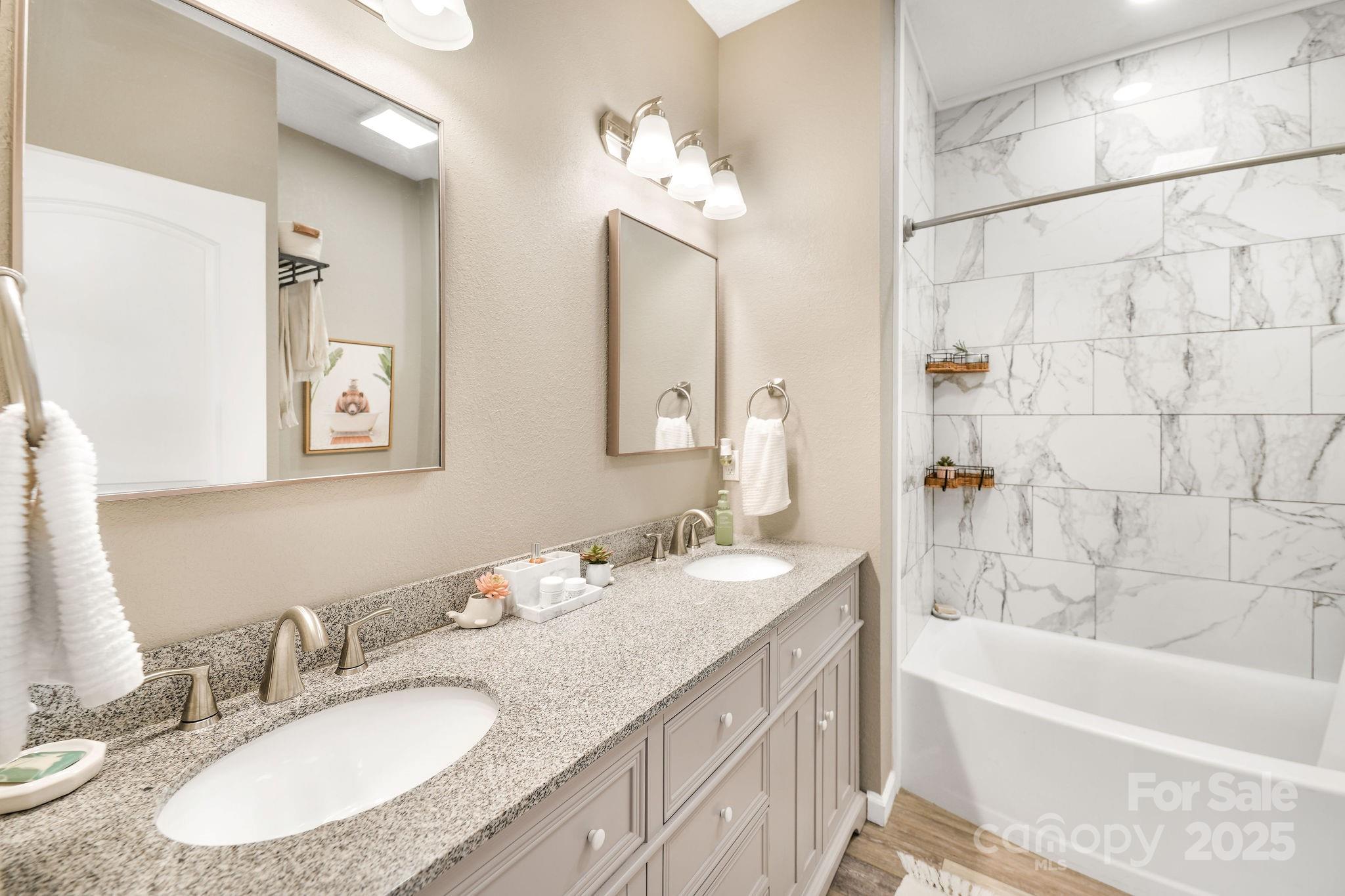 property viewer photo 24