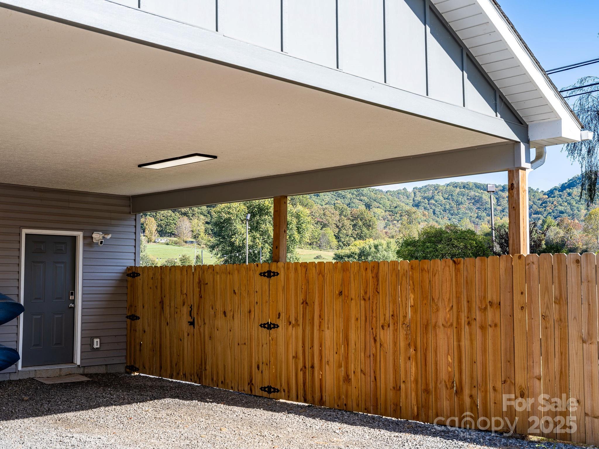 property viewer photo 36