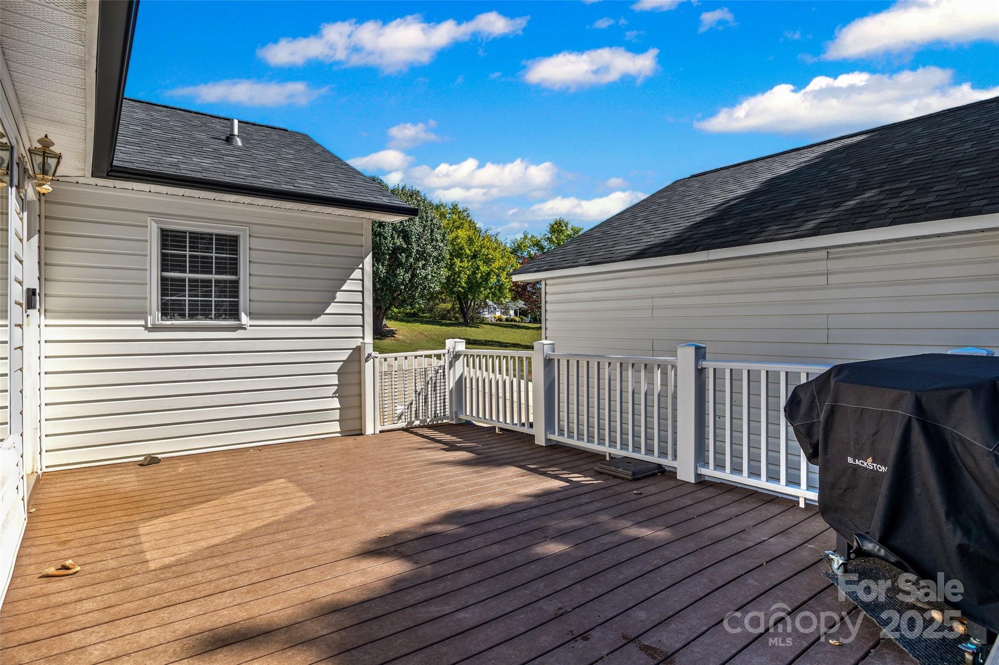 property viewer photo 19