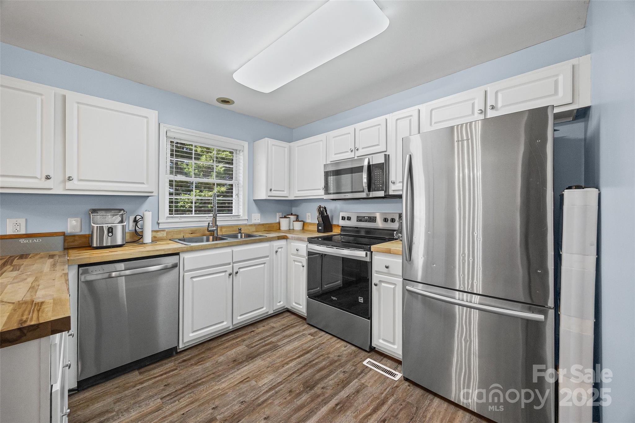 property viewer photo 6