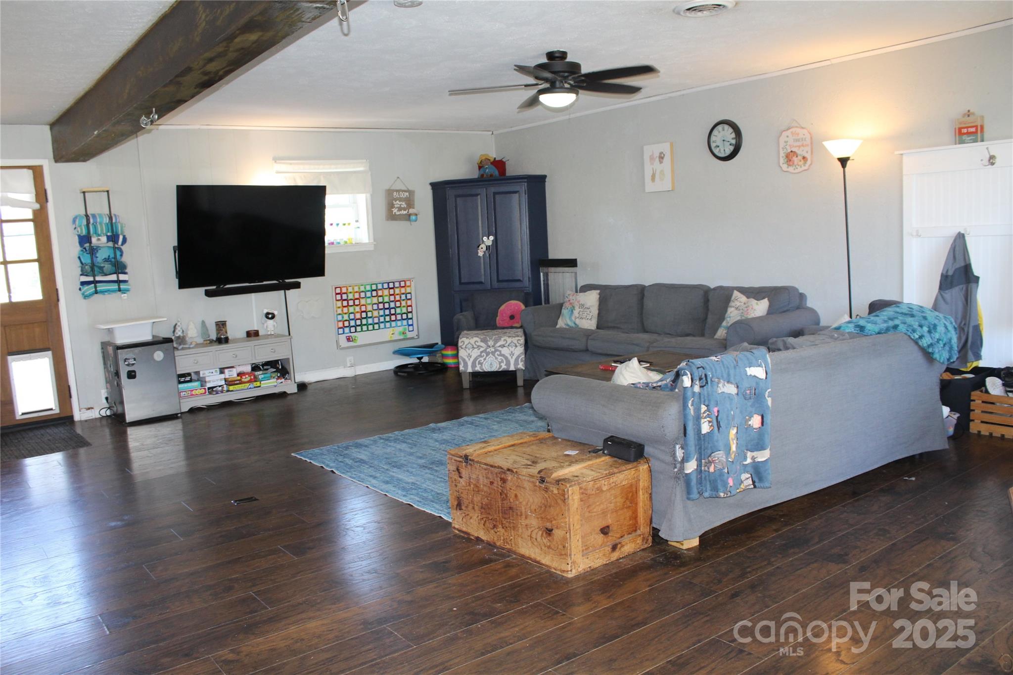 main property photo 8