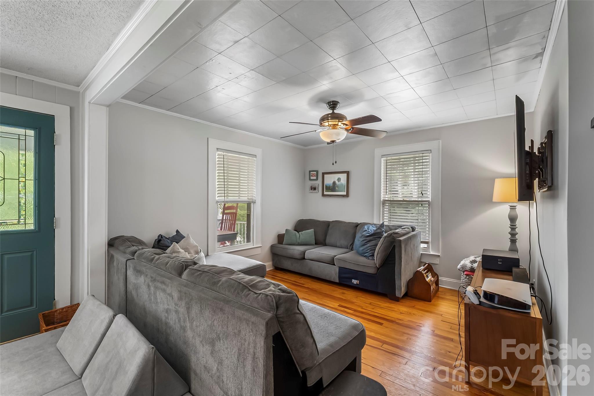 main property photo 6