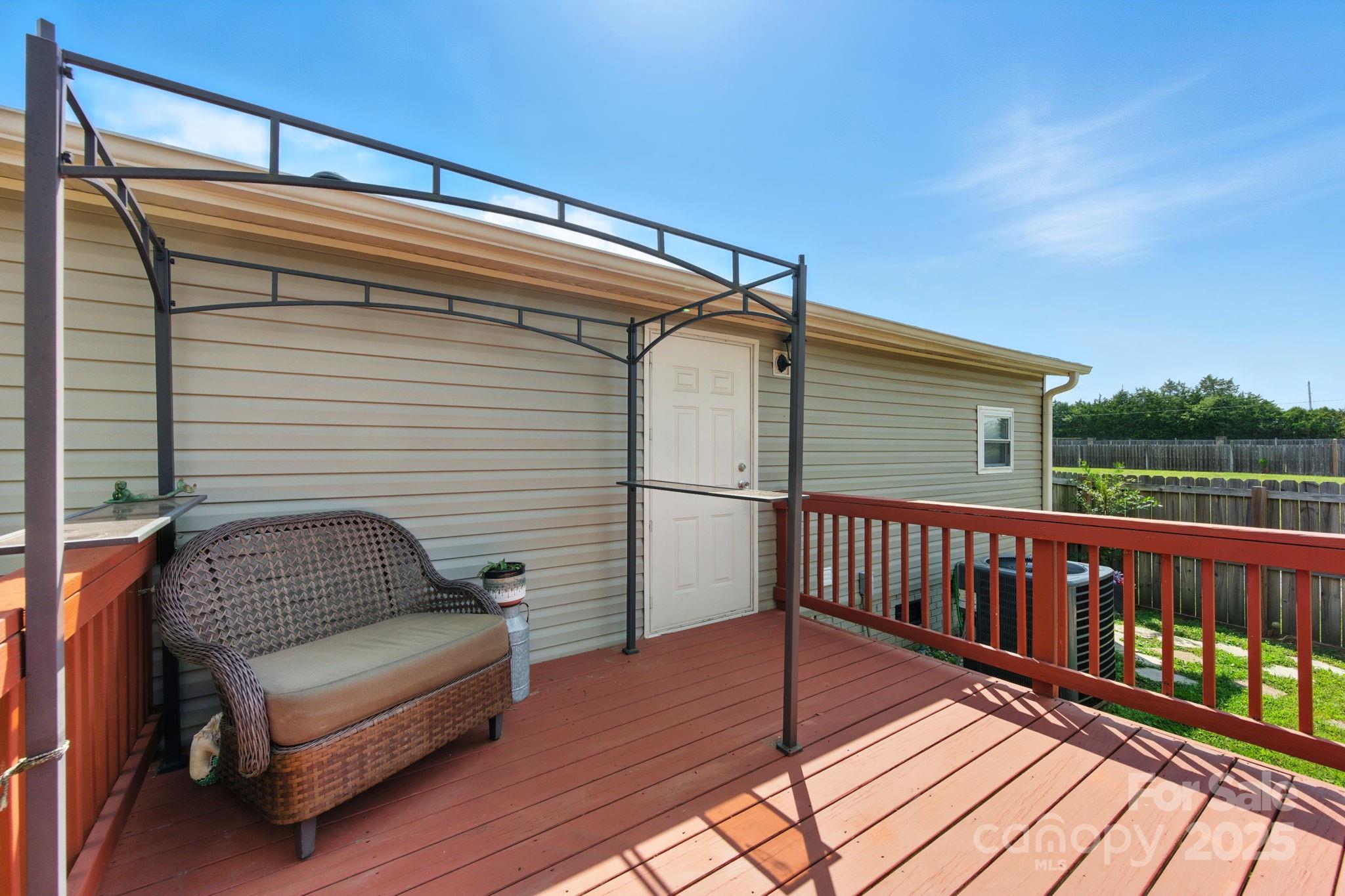 main property photo 24