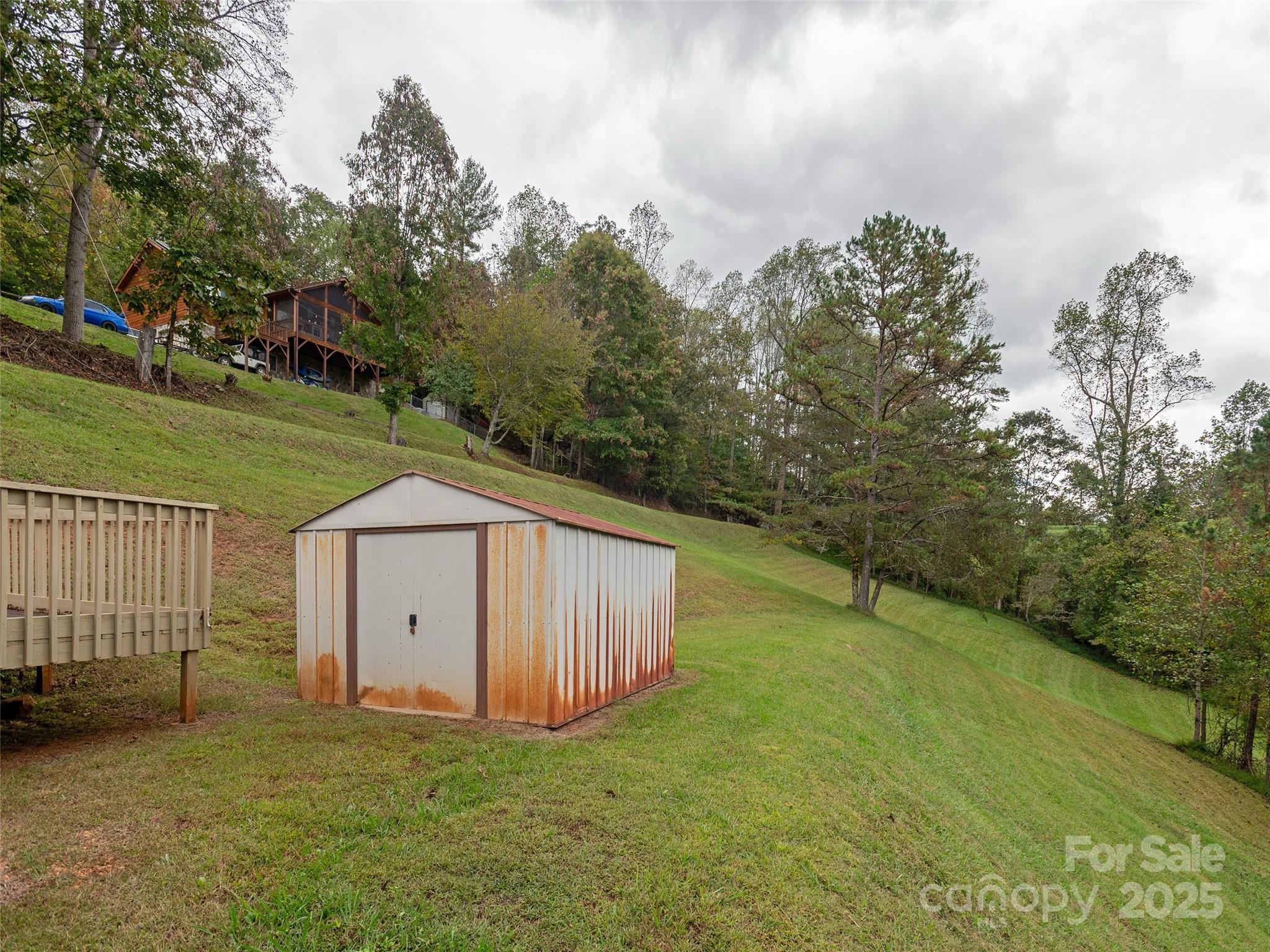 main property photo 13