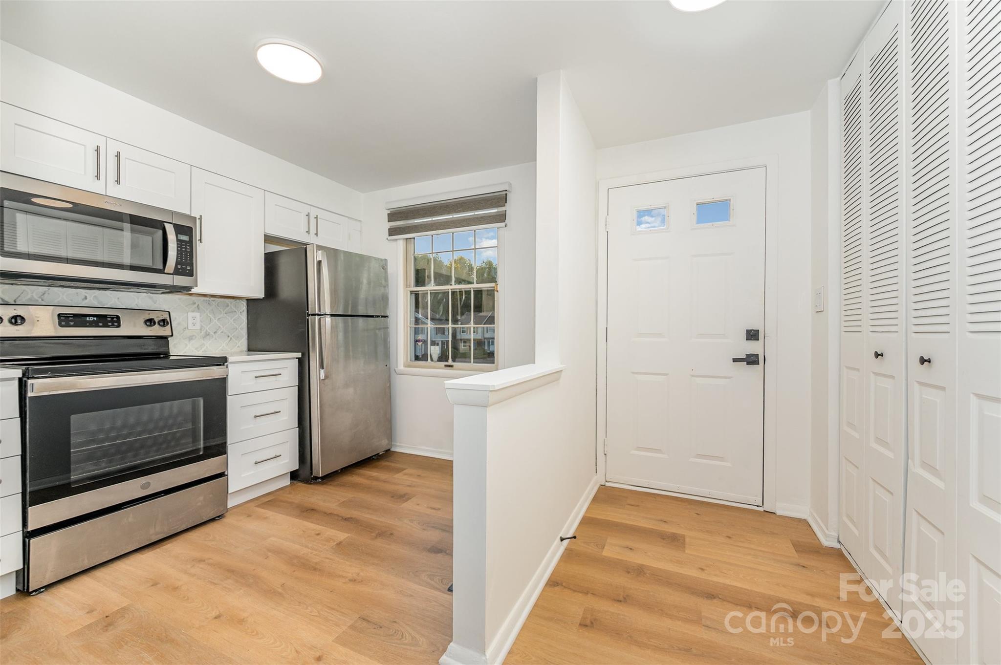 property viewer photo 1