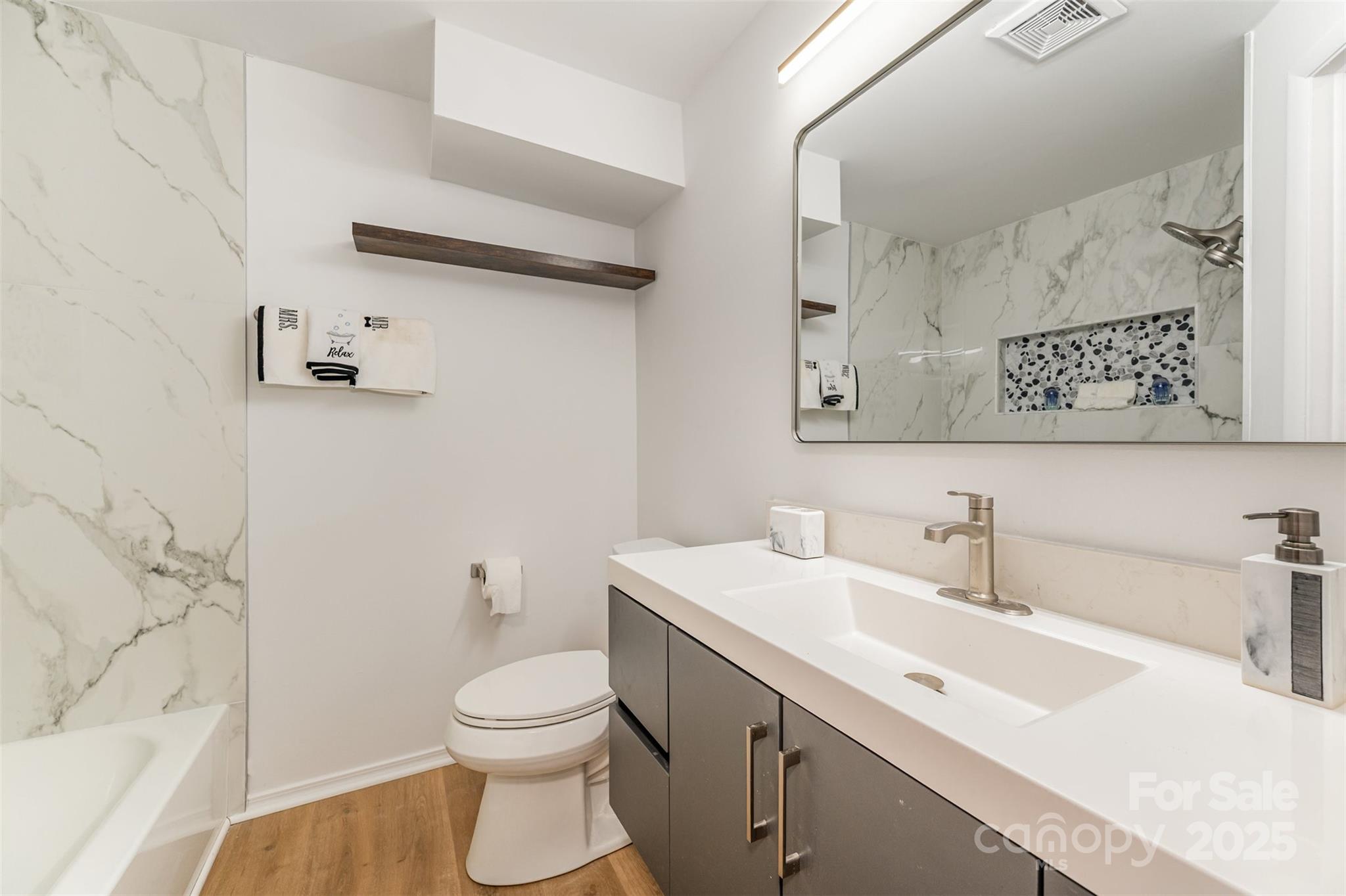 property viewer photo 13