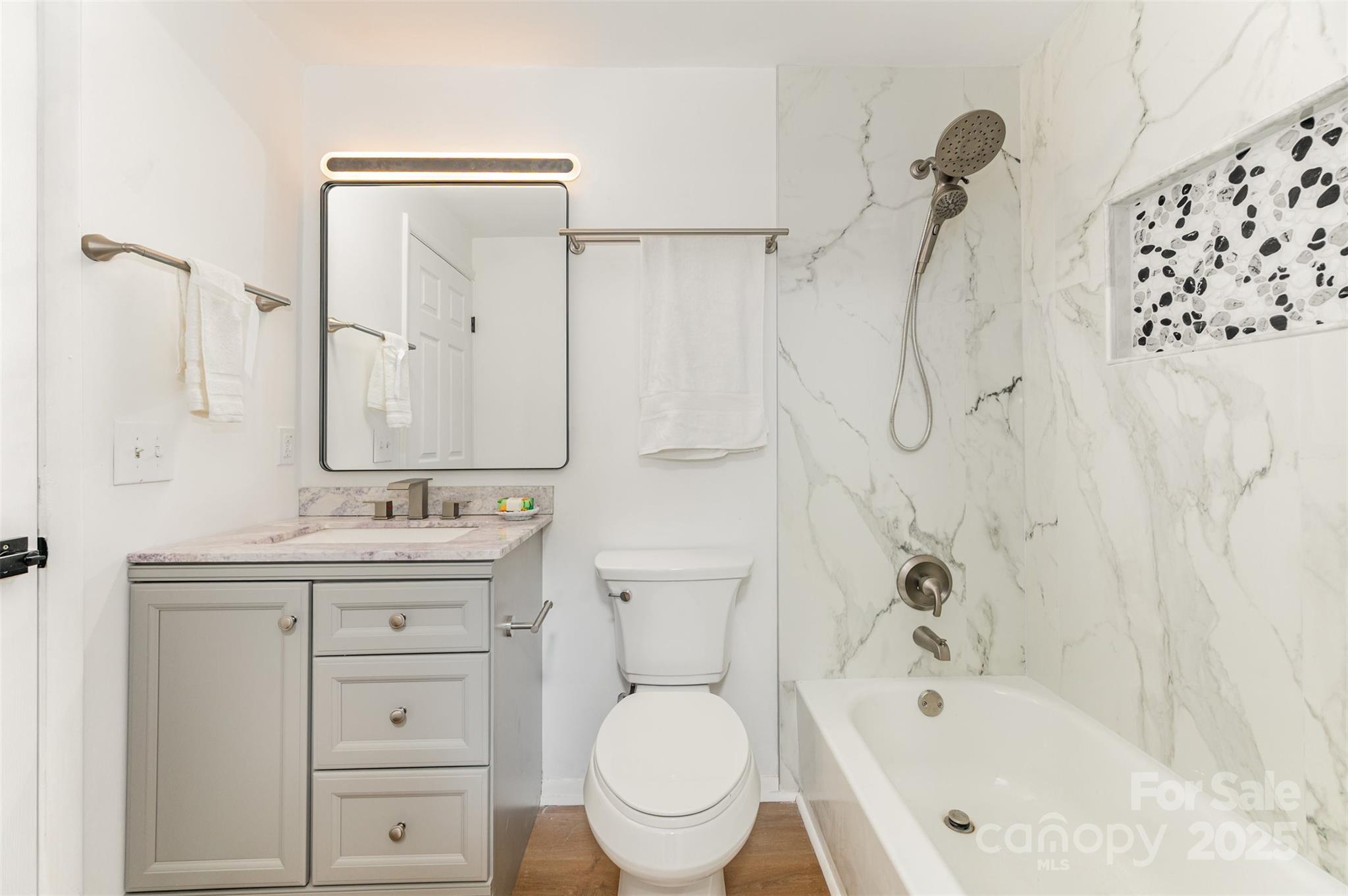 property viewer photo 14