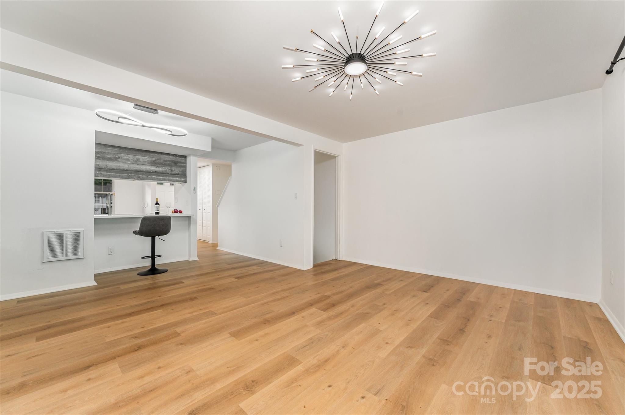 property viewer photo 5