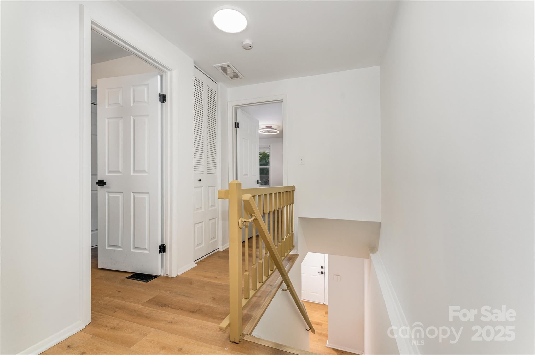 property viewer photo 8