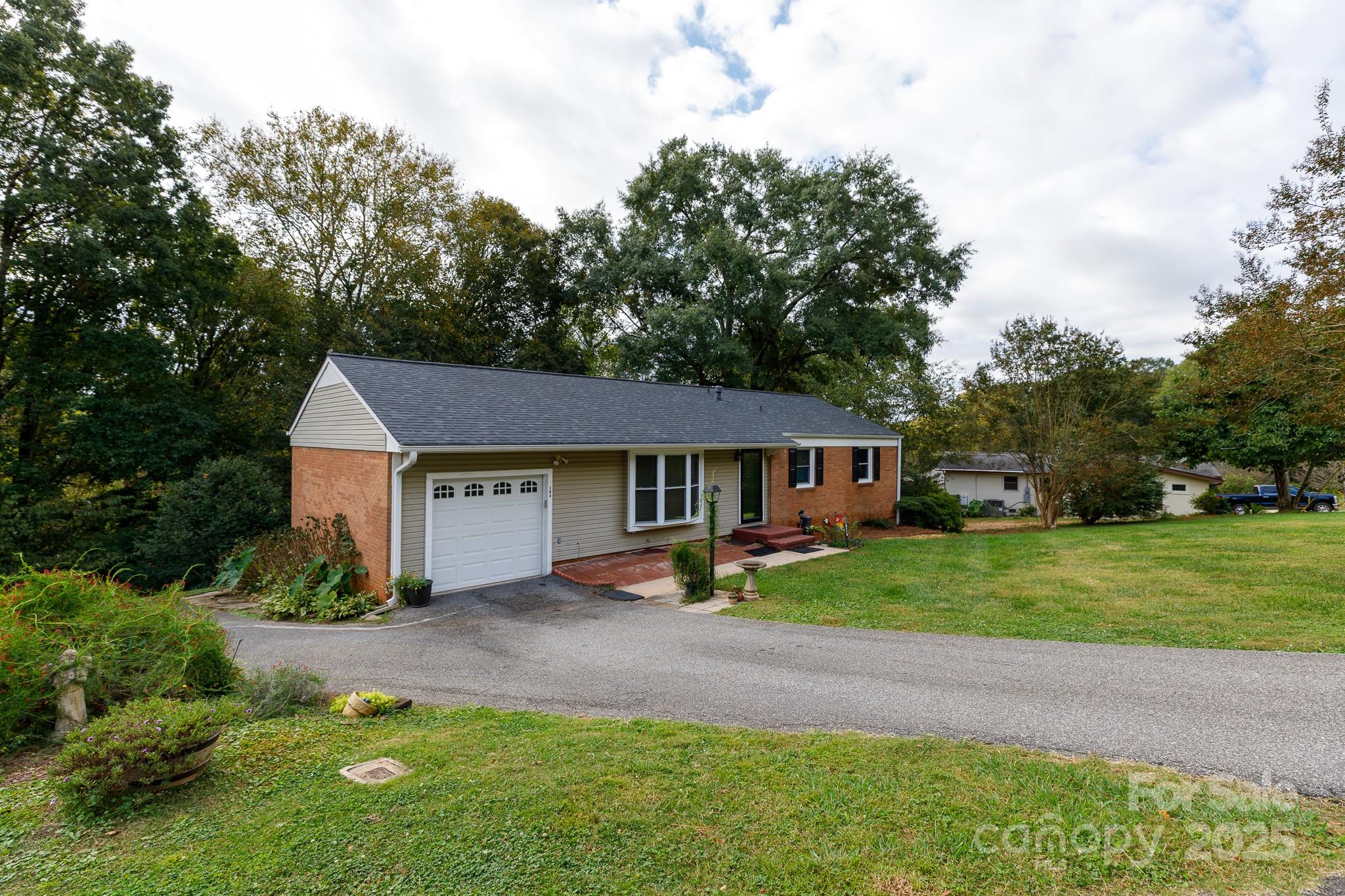 main property photo 0