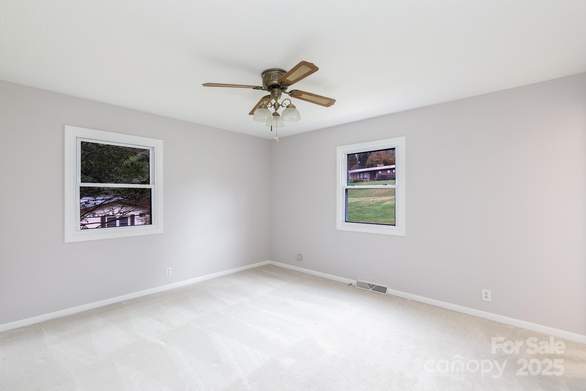 property viewer photo 16