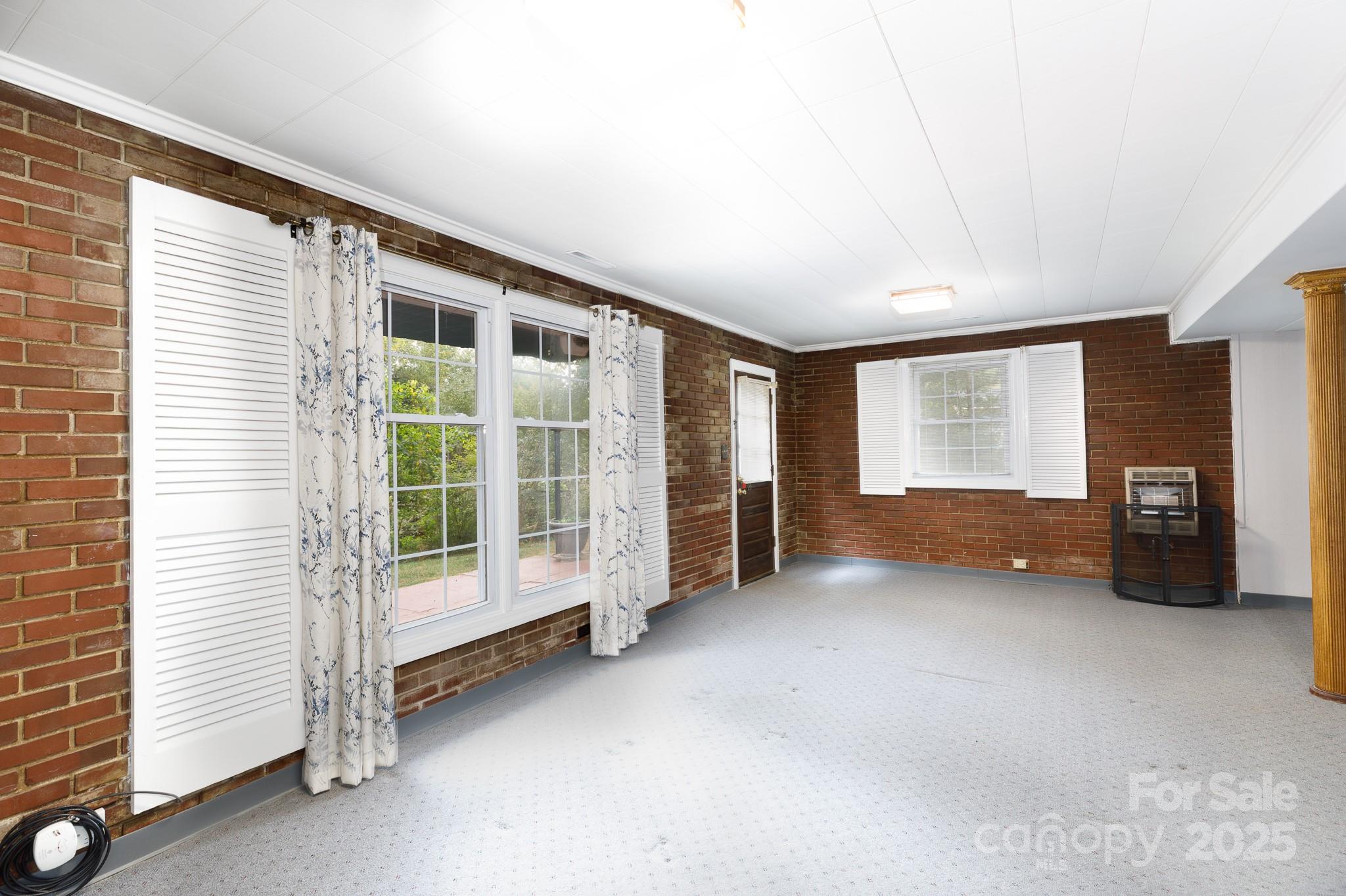 property viewer photo 24