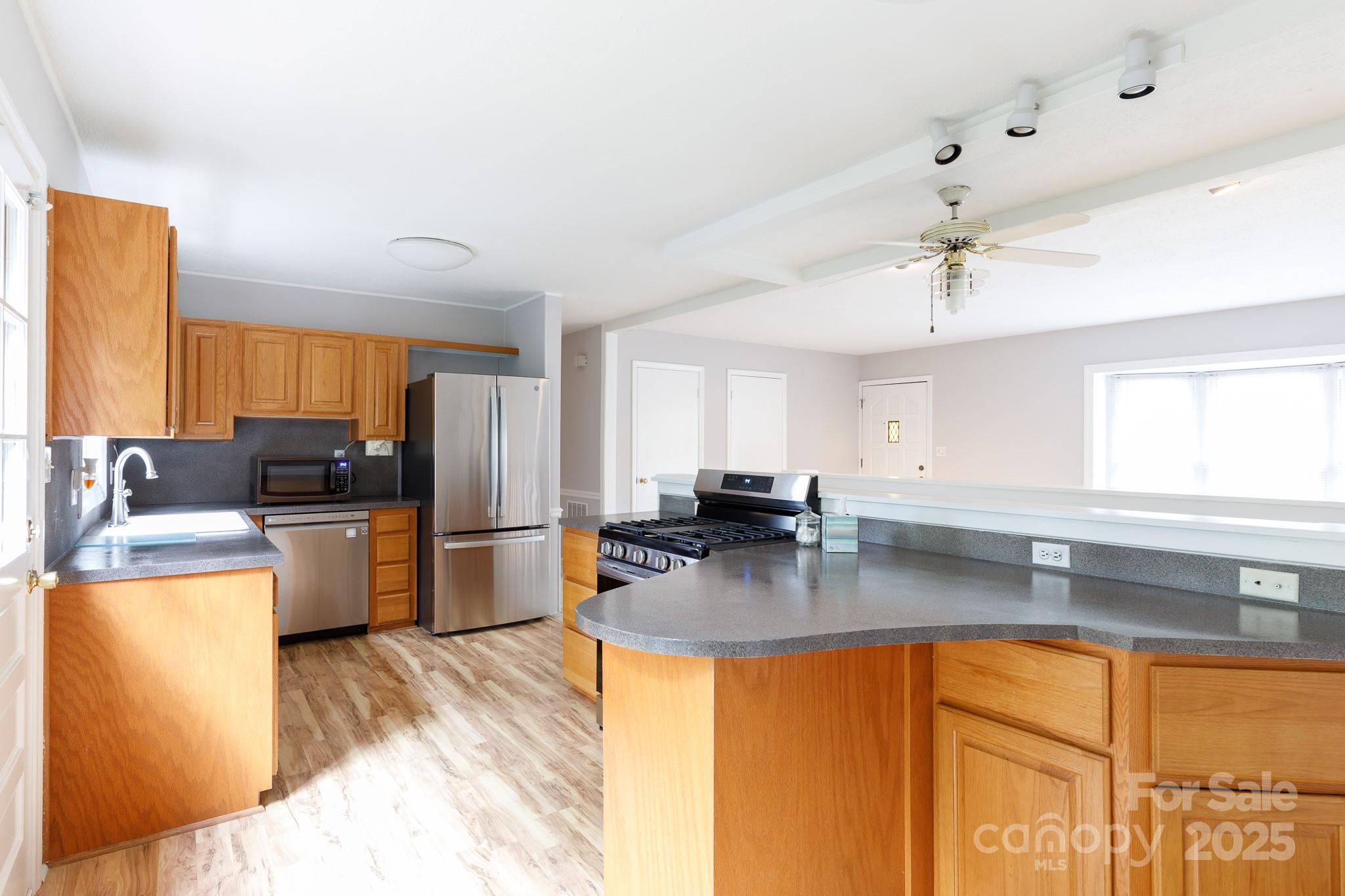property viewer photo 4