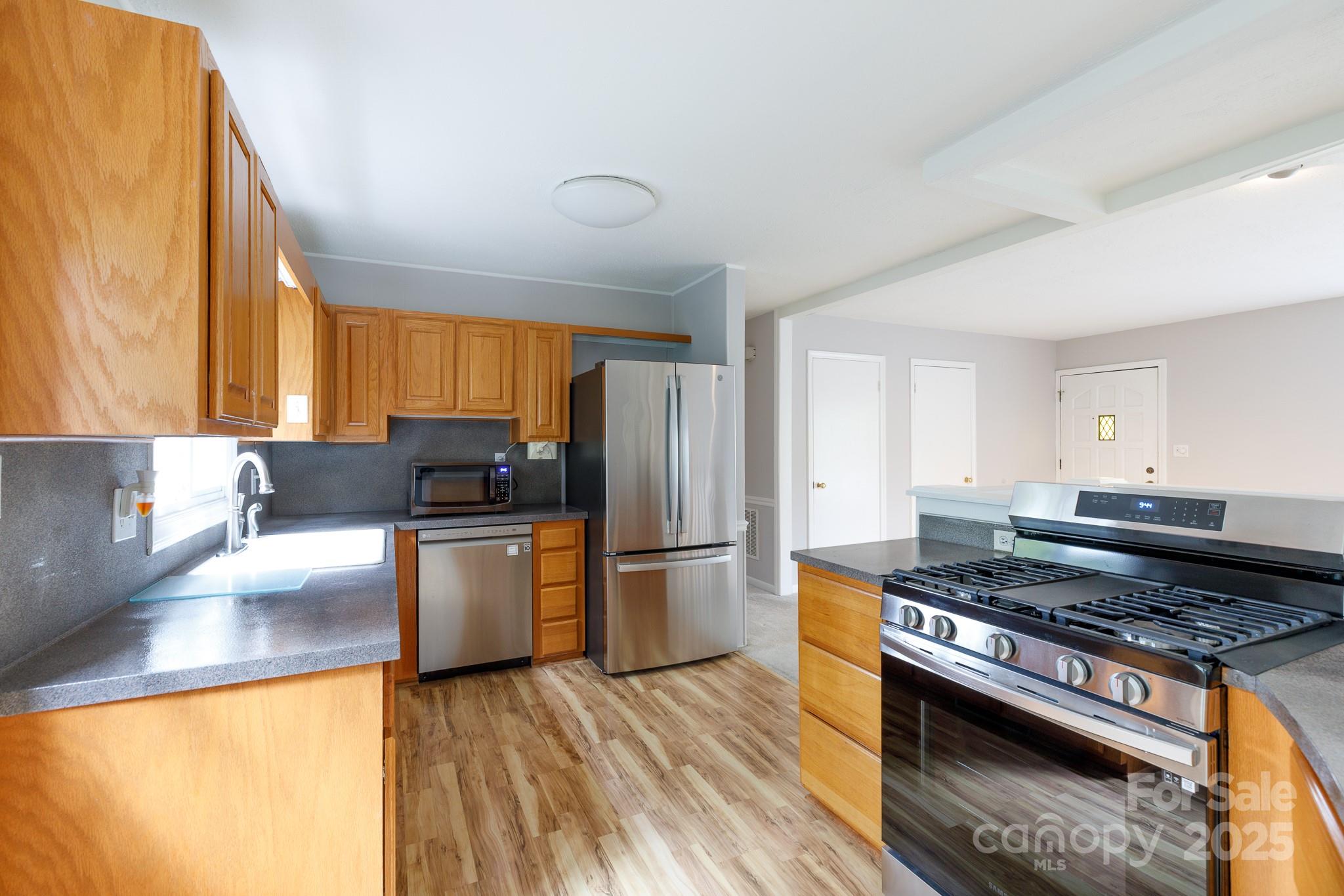 property viewer photo 5