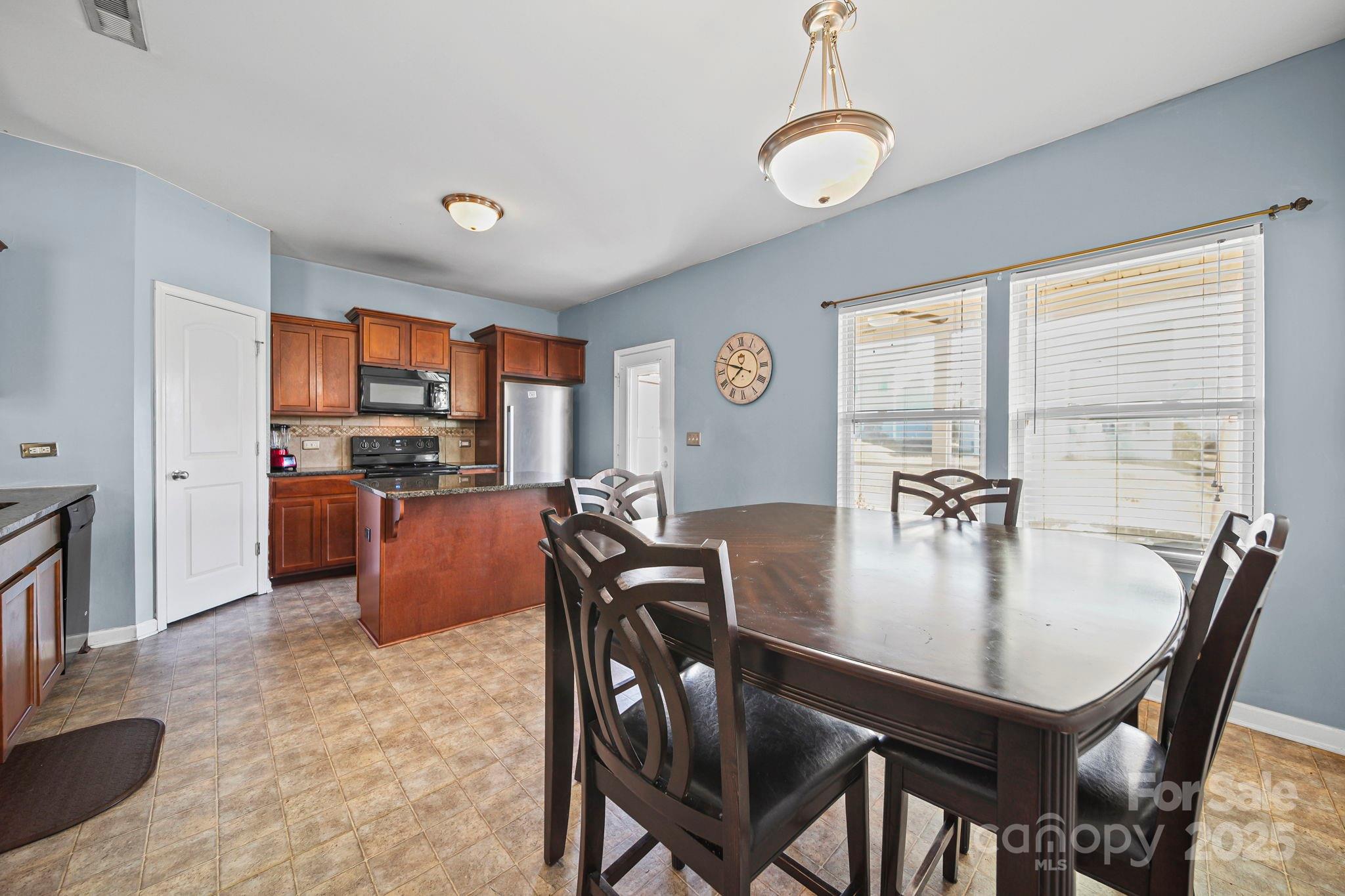 property viewer photo 10