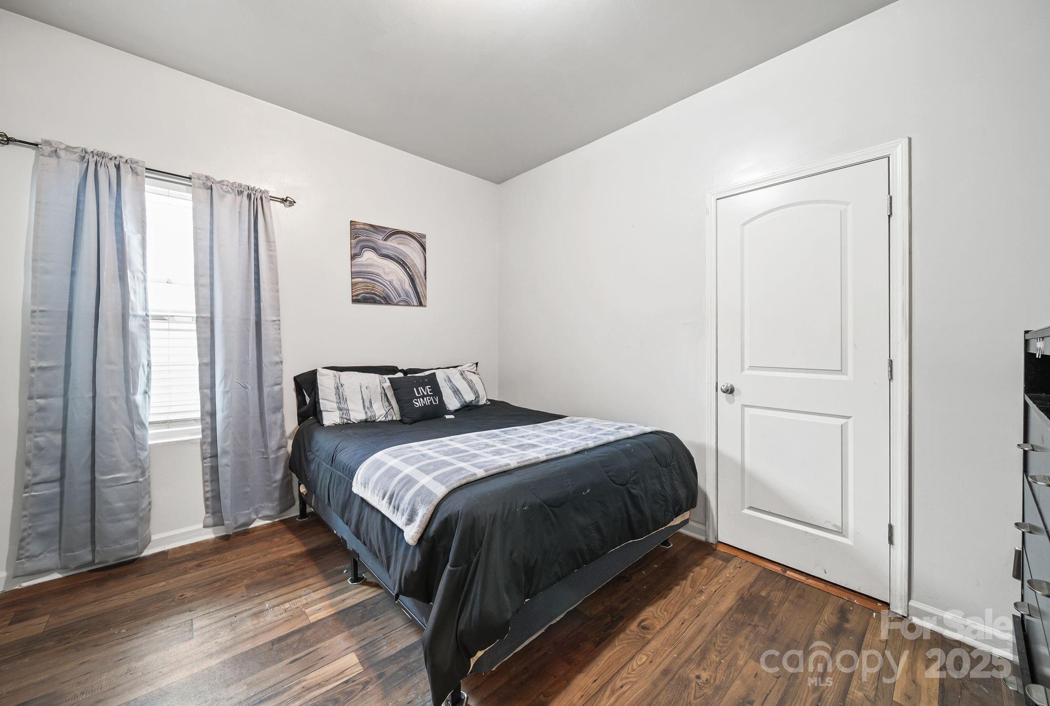 property viewer photo 11