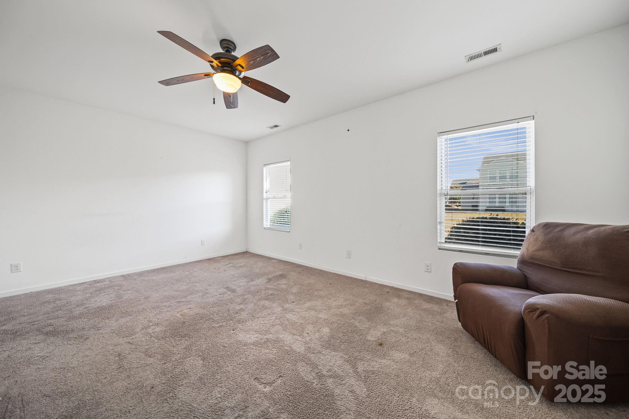 property viewer photo 13