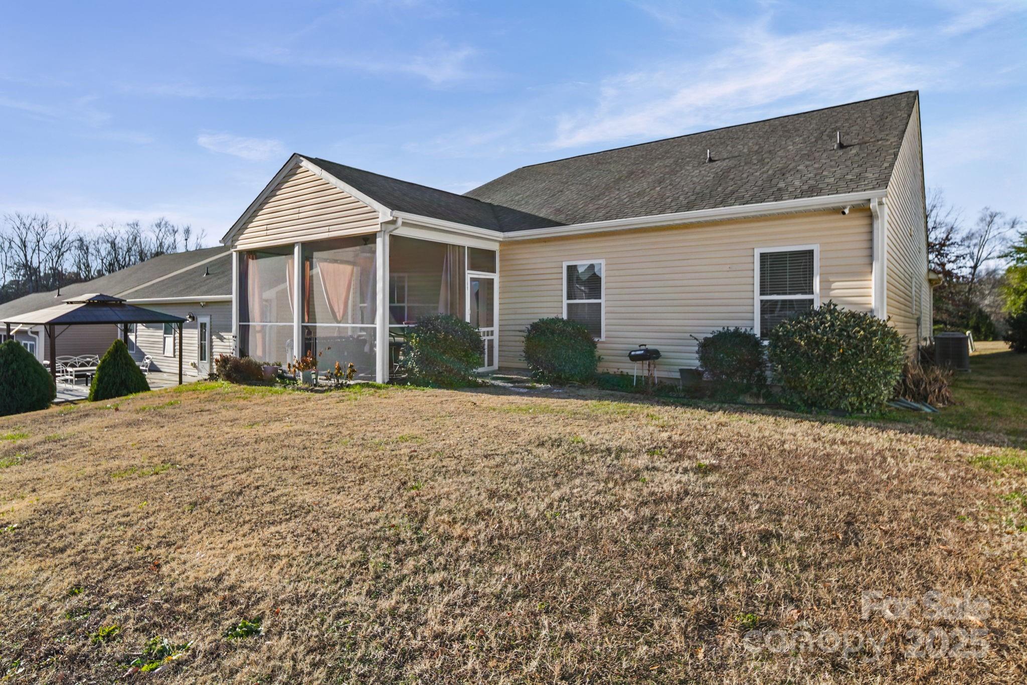 property viewer photo 20