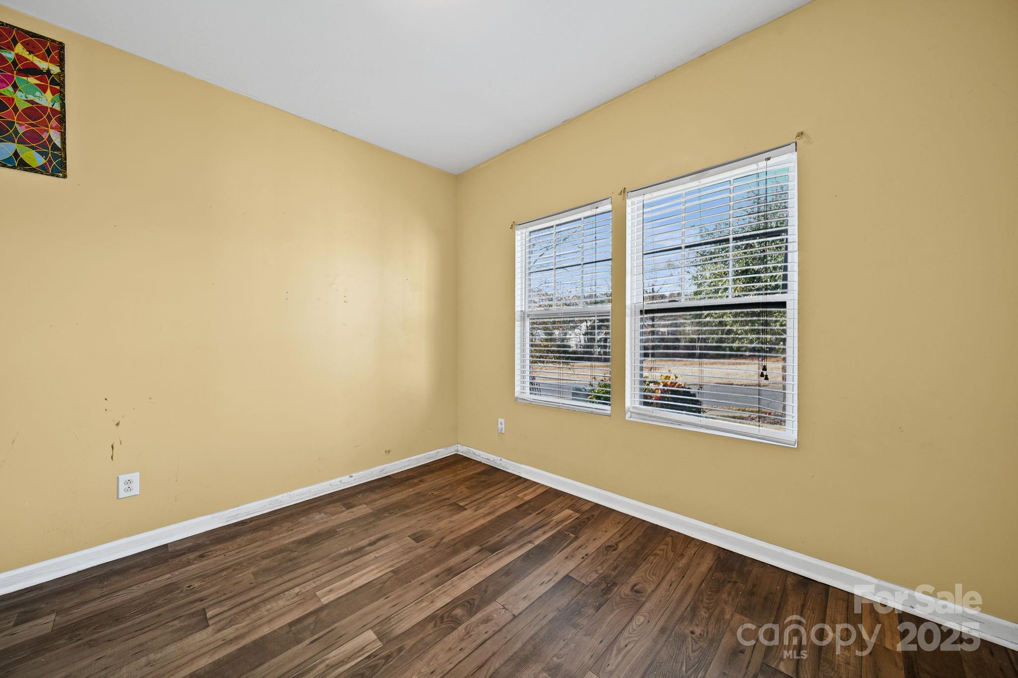 property viewer photo 6