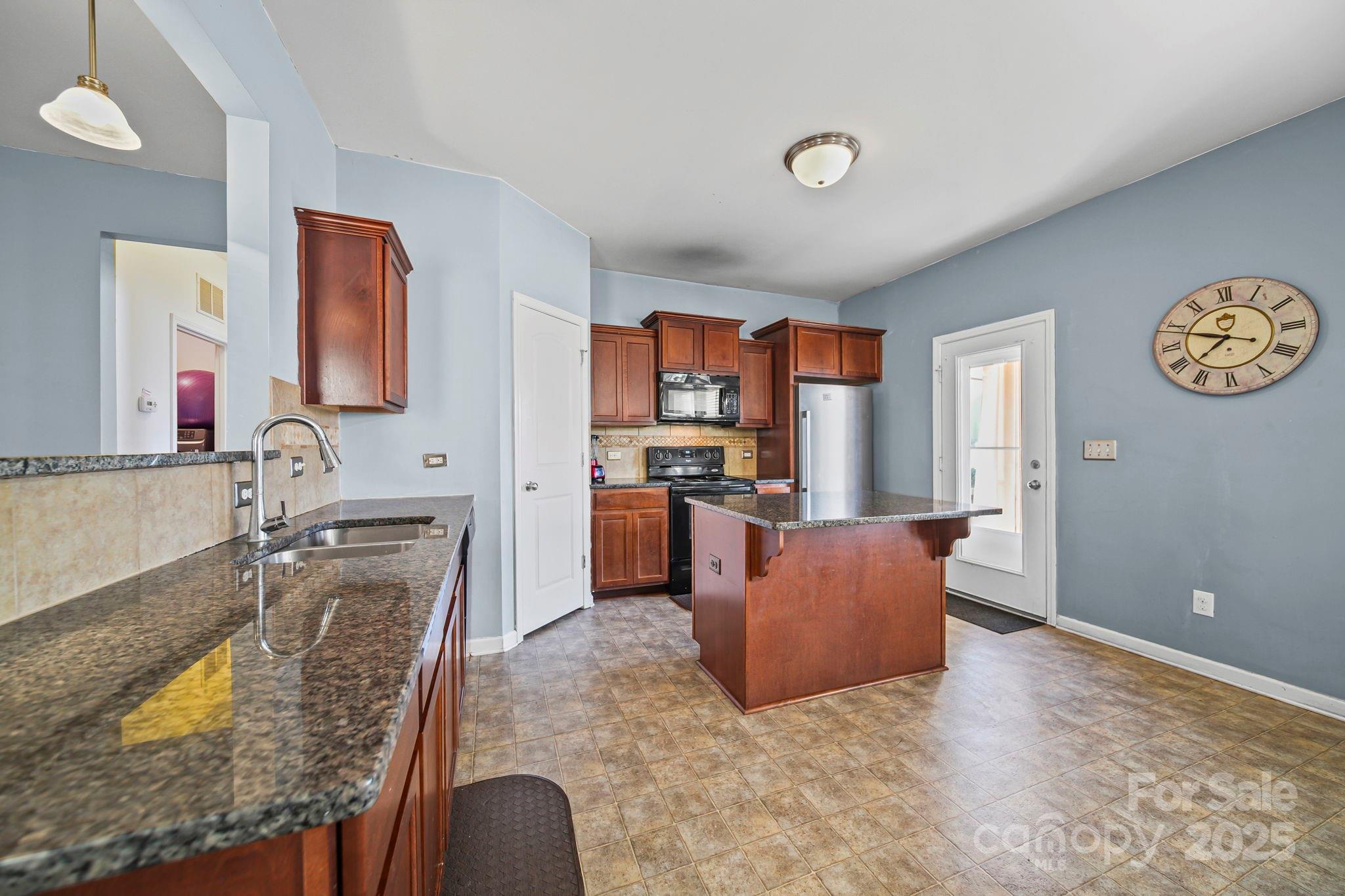 property viewer photo 7