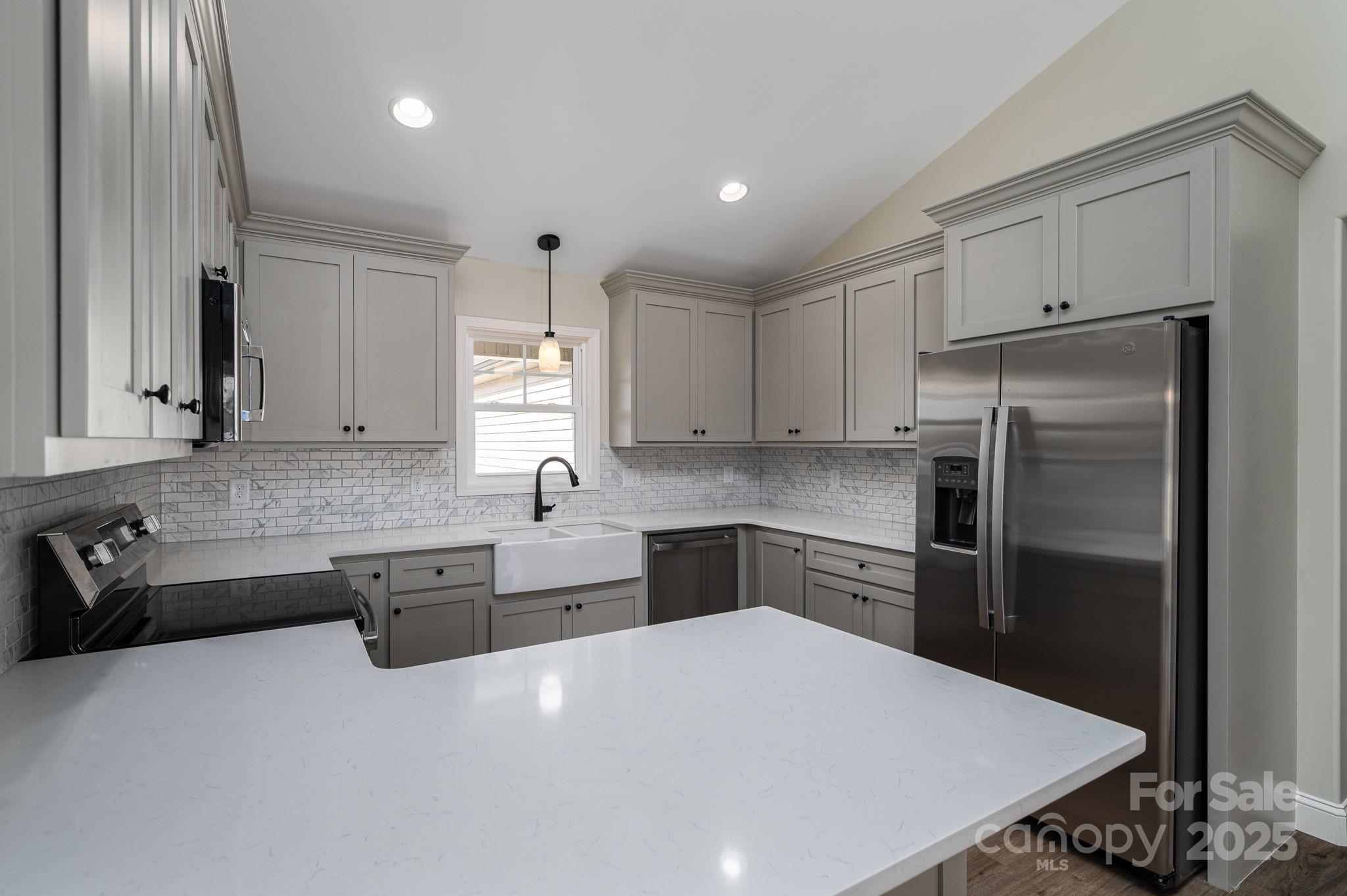 property viewer photo 11