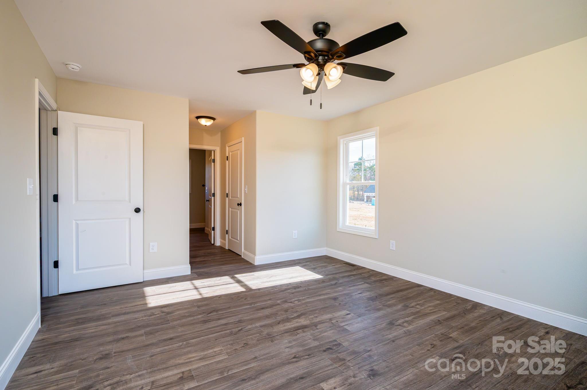property viewer photo 16