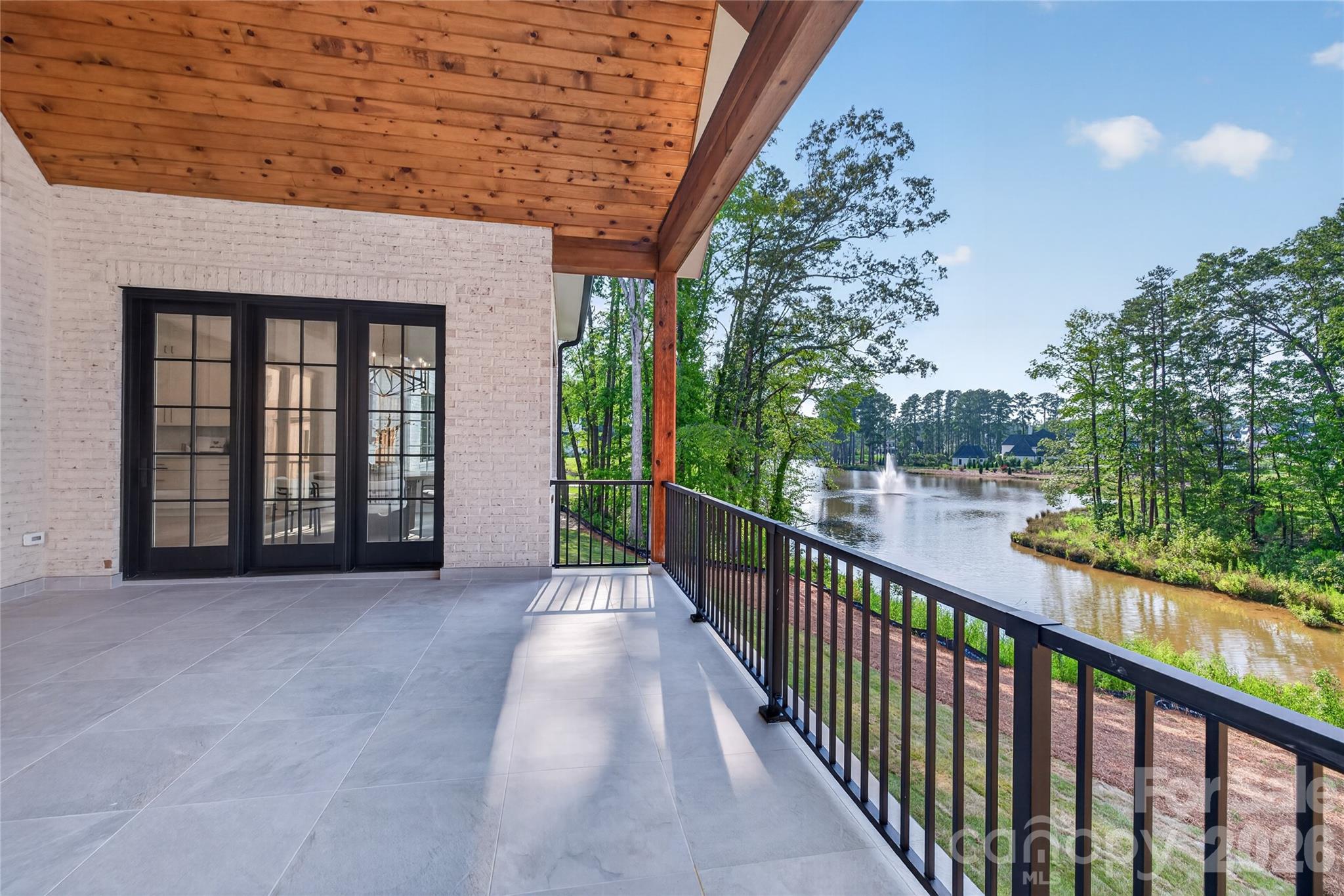 main property photo 28