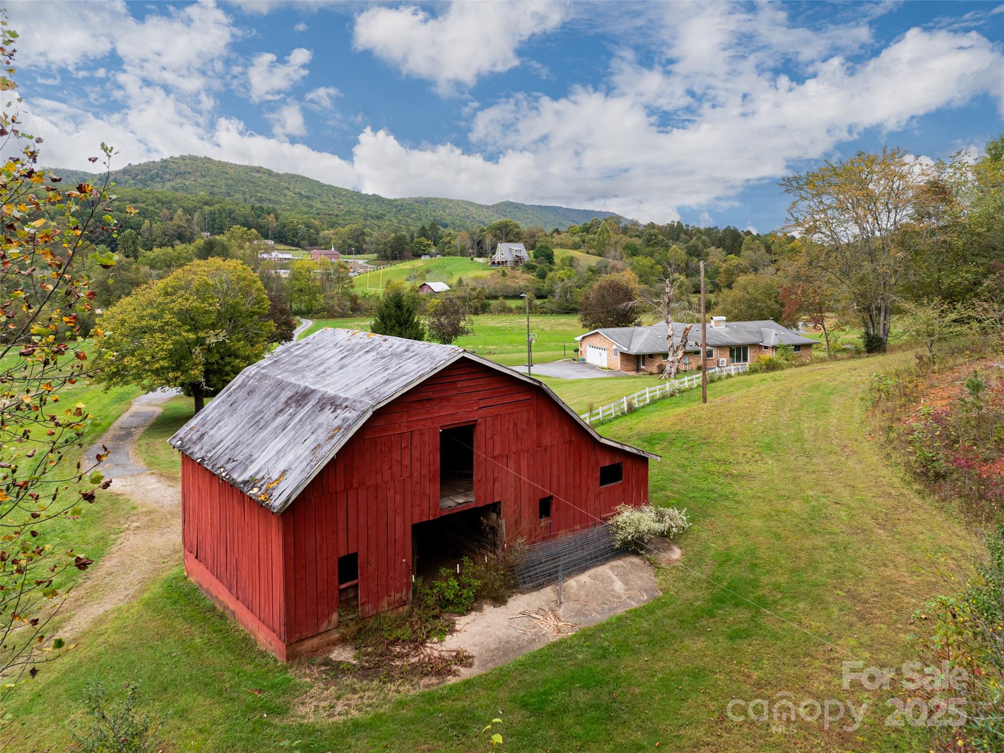 main property photo 11