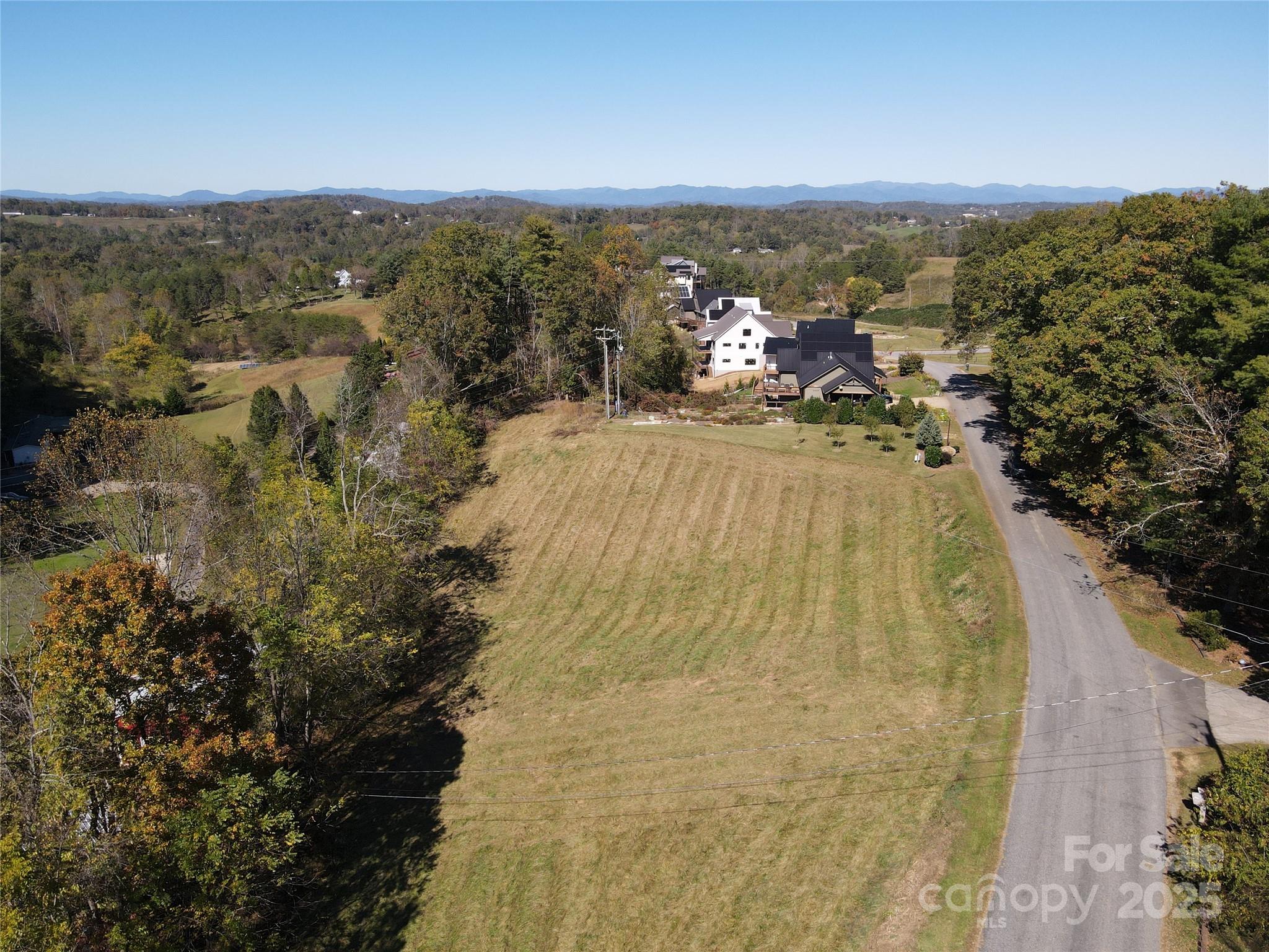 main property photo 11