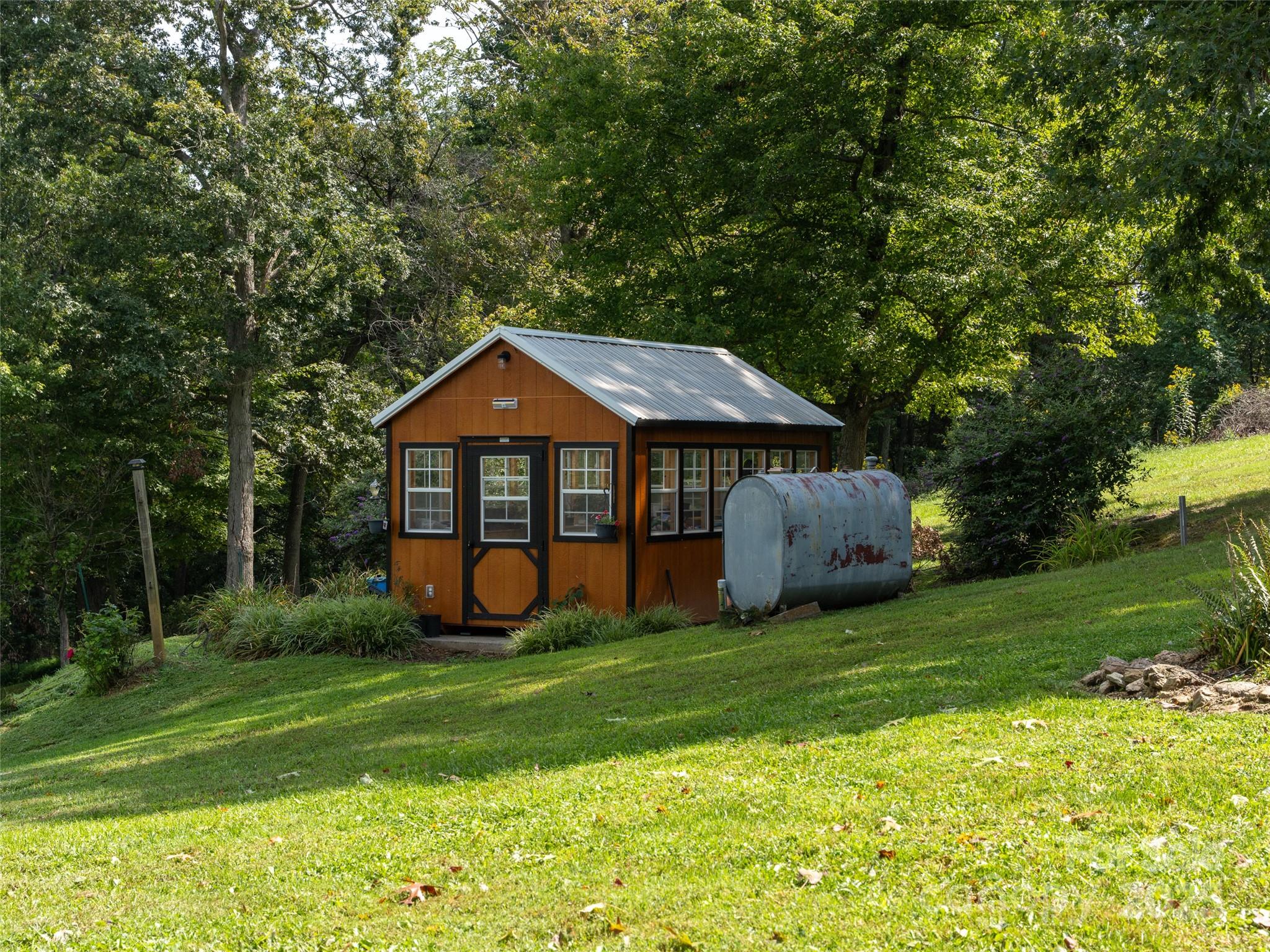 main property photo 25