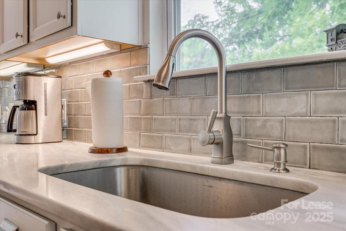 property viewer photo 16