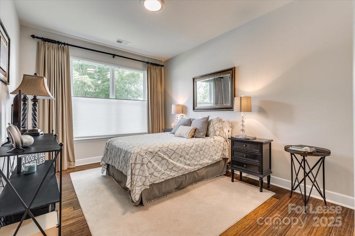 property viewer photo 26