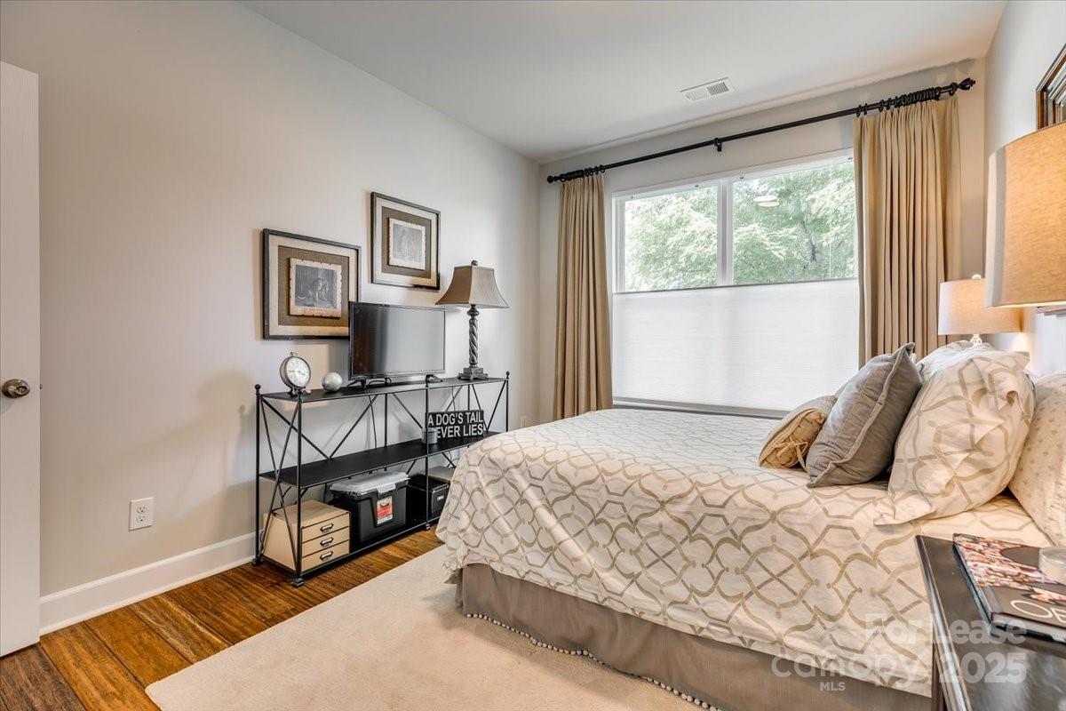 property viewer photo 28